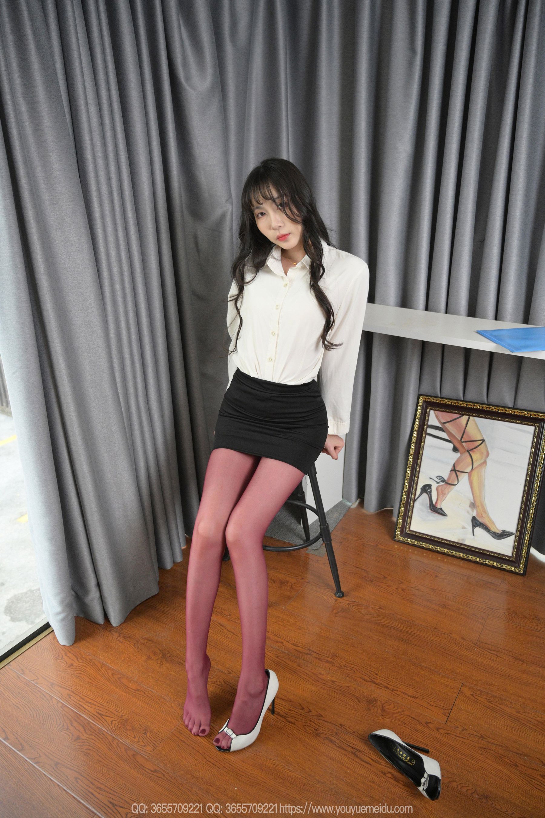 IESS异思趣向 - 模特： 团团 《红丝OL（上）》/(101P)