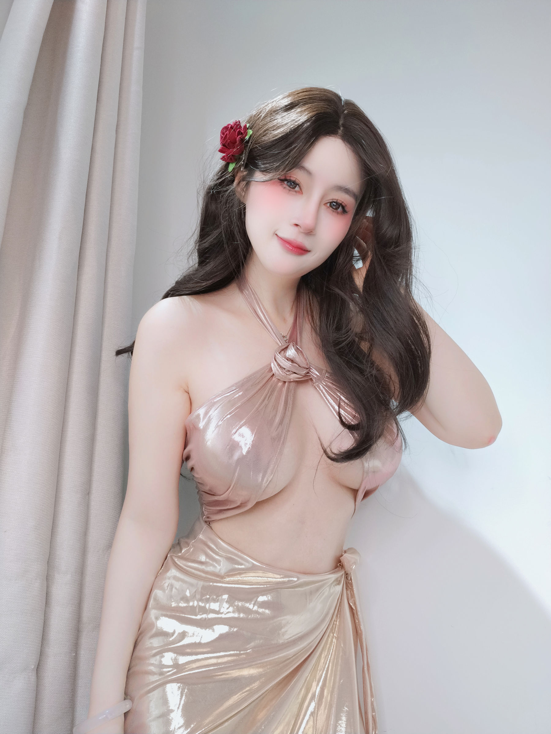 Coser小姐姐 白银 [fantia] 2025.2.22 金色のワンピース/(80P)