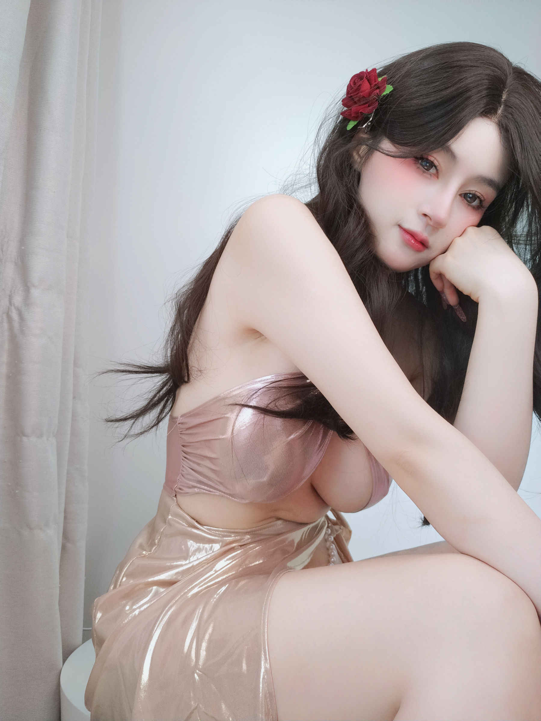 Coser小姐姐 白银 [fantia] 2025.2.22 金色のワンピース/(80P)