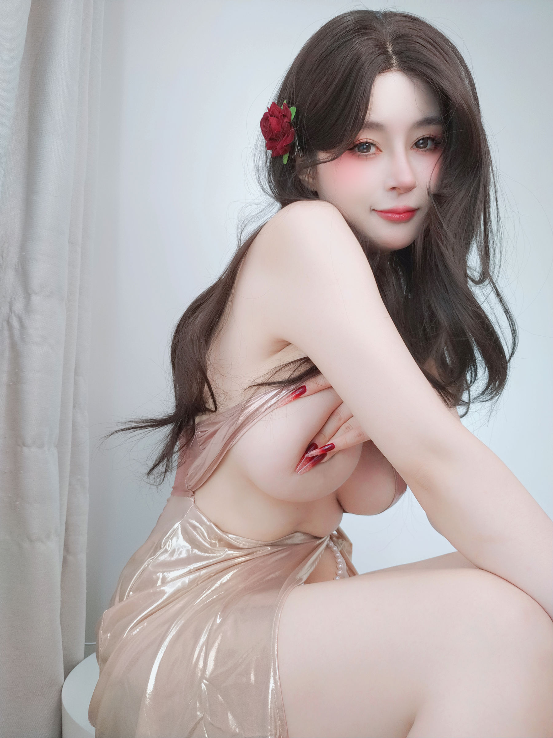 Coser小姐姐 白银 [fantia] 2025.2.22 金色のワンピース/(80P)