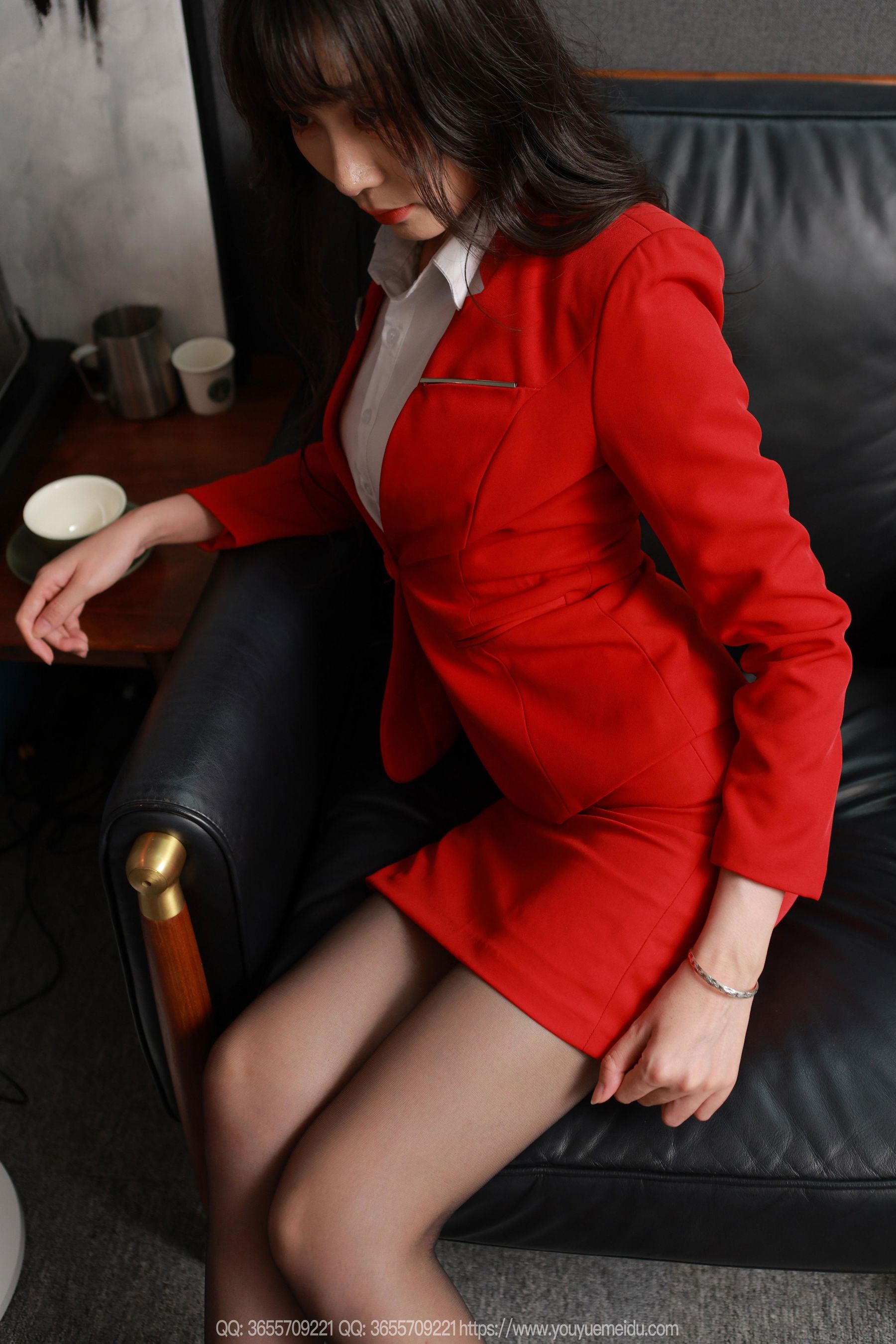 IESS异思趣向 - 模特： 团团 《红色OL套装（上）》/(109P)