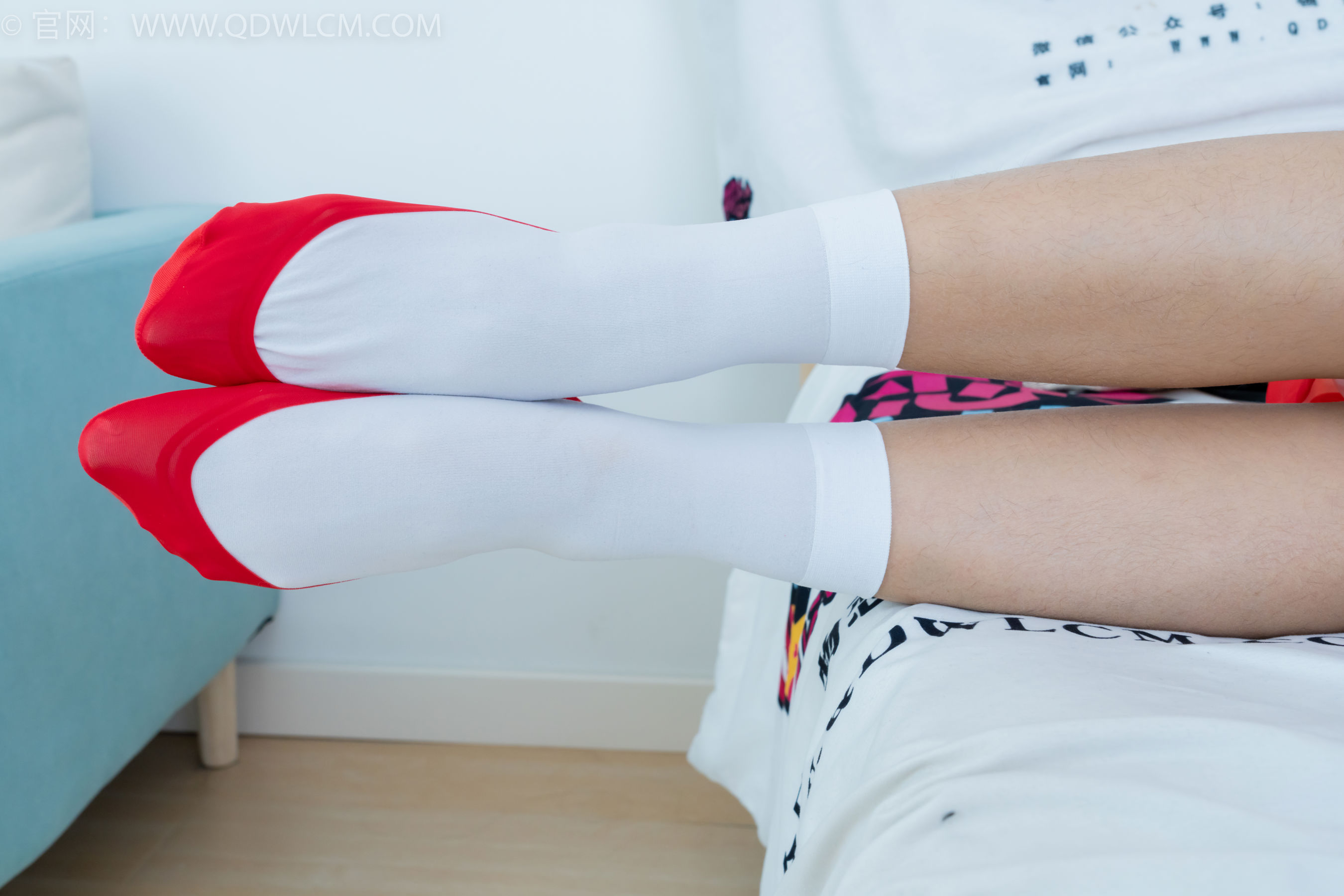 物恋传媒 No.2386 岚岚 - 布鞋、短白丝、红色船袜、汉服/(179P)