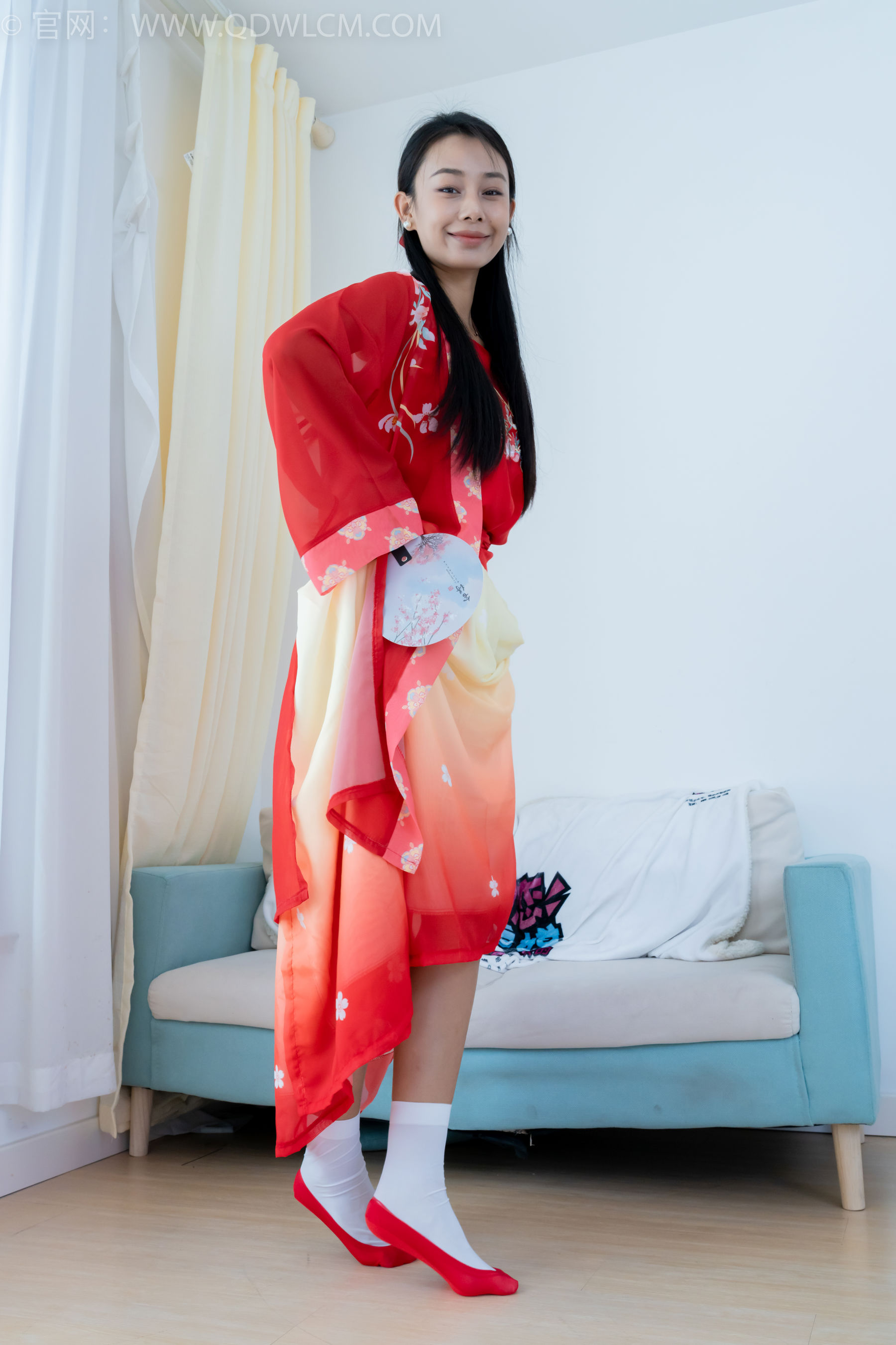 物恋传媒 No.2386 岚岚 - 布鞋、短白丝、红色船袜、汉服/(179P)