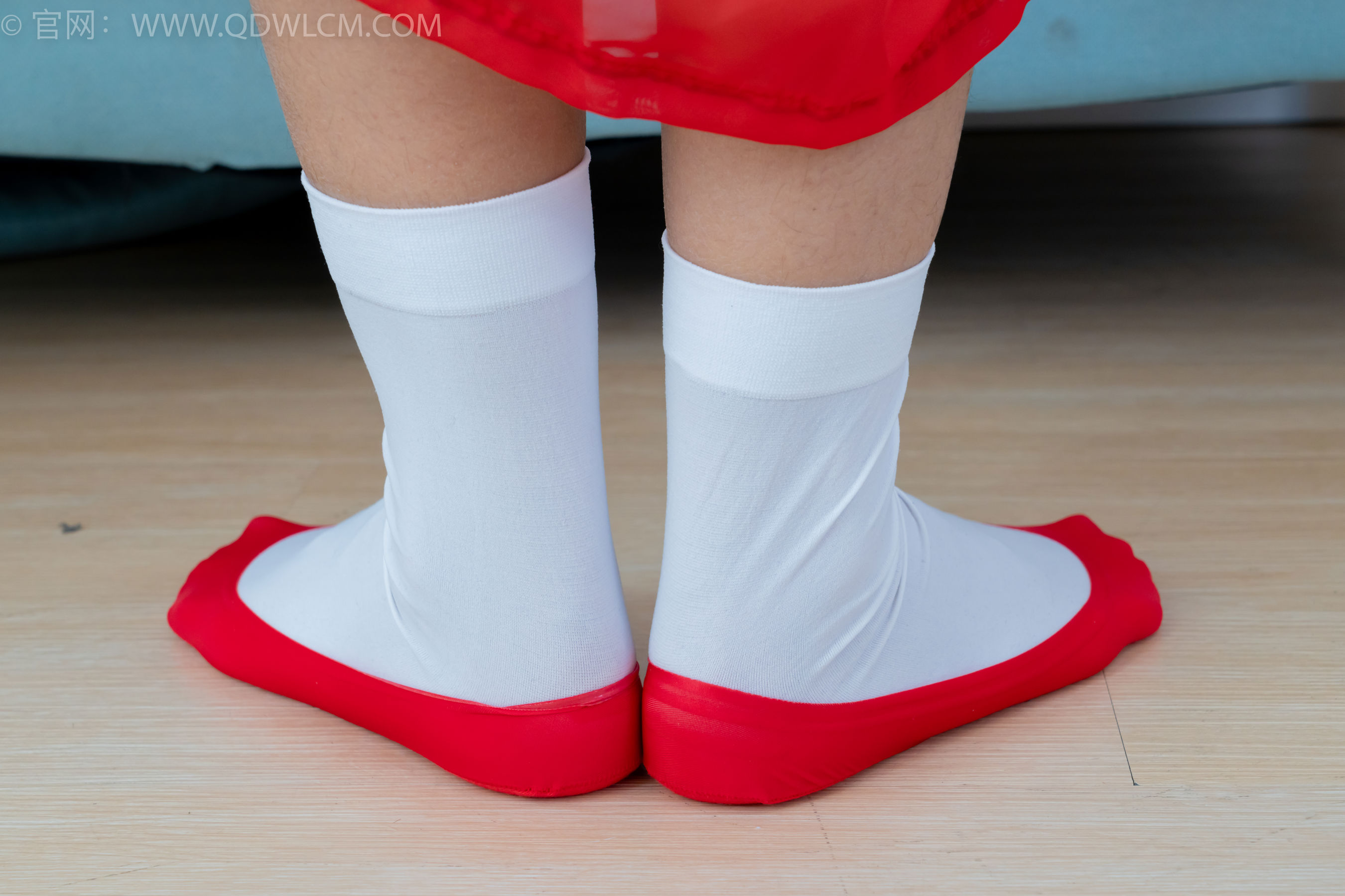 物恋传媒 No.2386 岚岚 - 布鞋、短白丝、红色船袜、汉服/(179P)