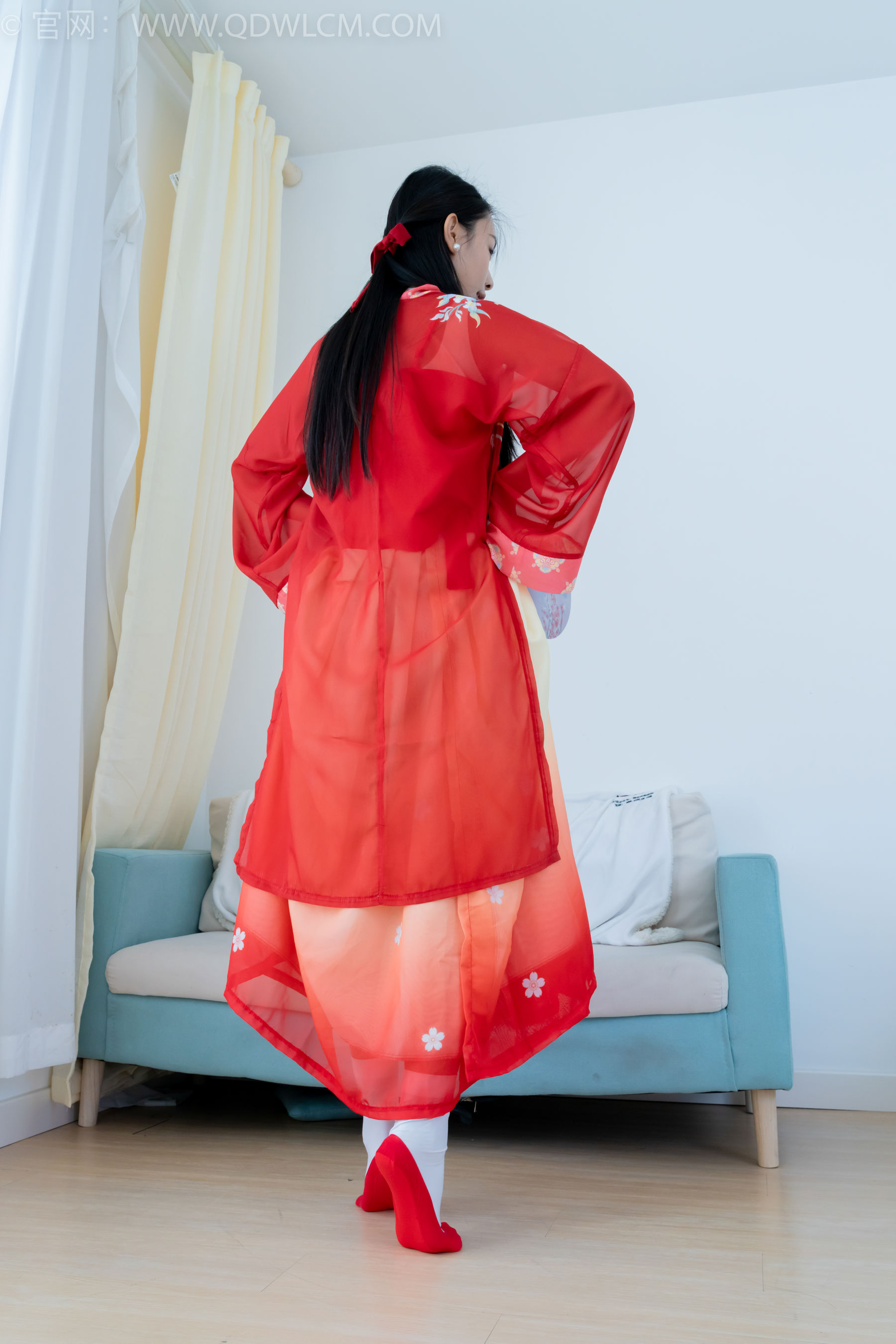 物恋传媒 No.2386 岚岚 - 布鞋、短白丝、红色船袜、汉服/(179P)