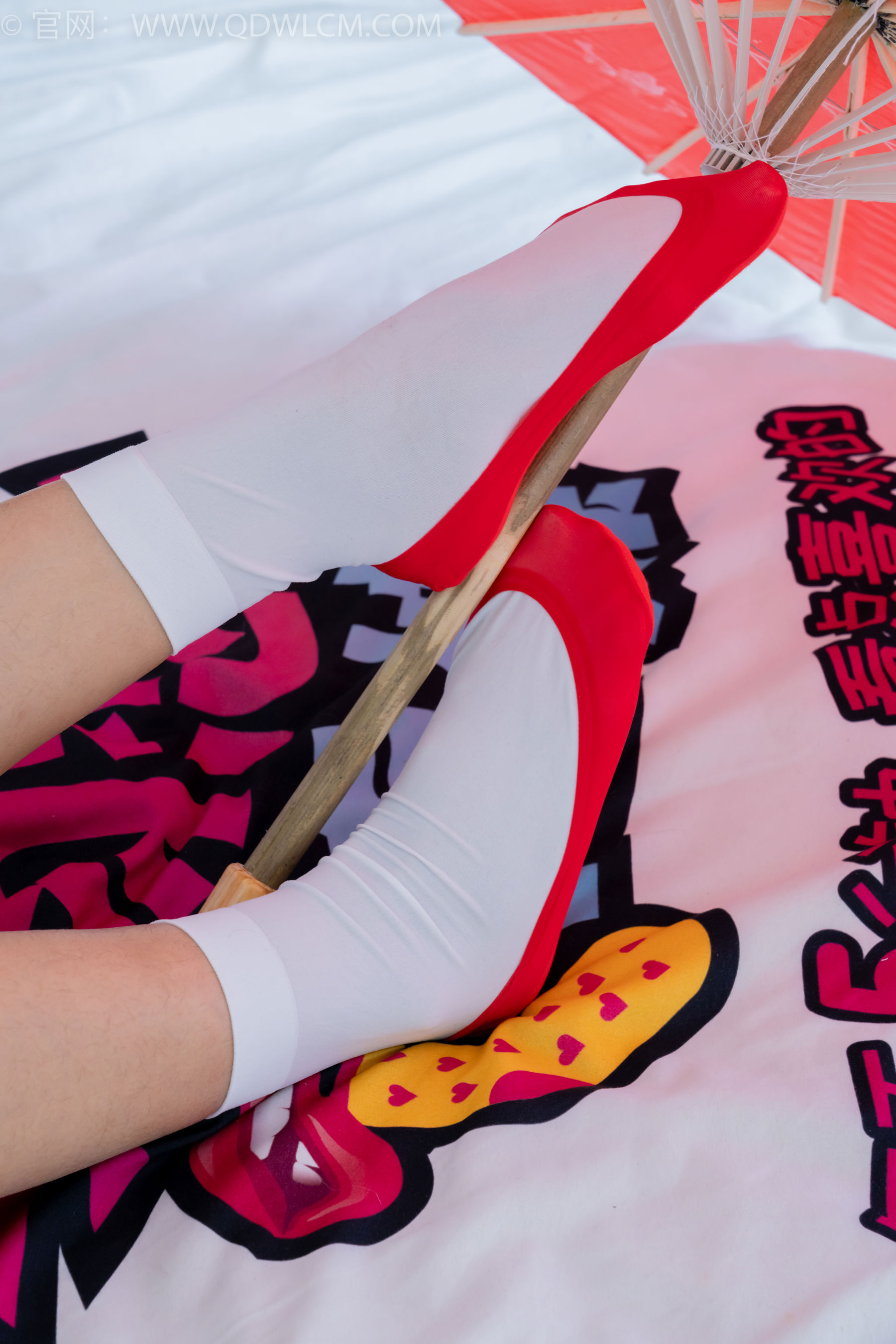 物恋传媒 No.2386 岚岚 - 布鞋、短白丝、红色船袜、汉服/(179P)