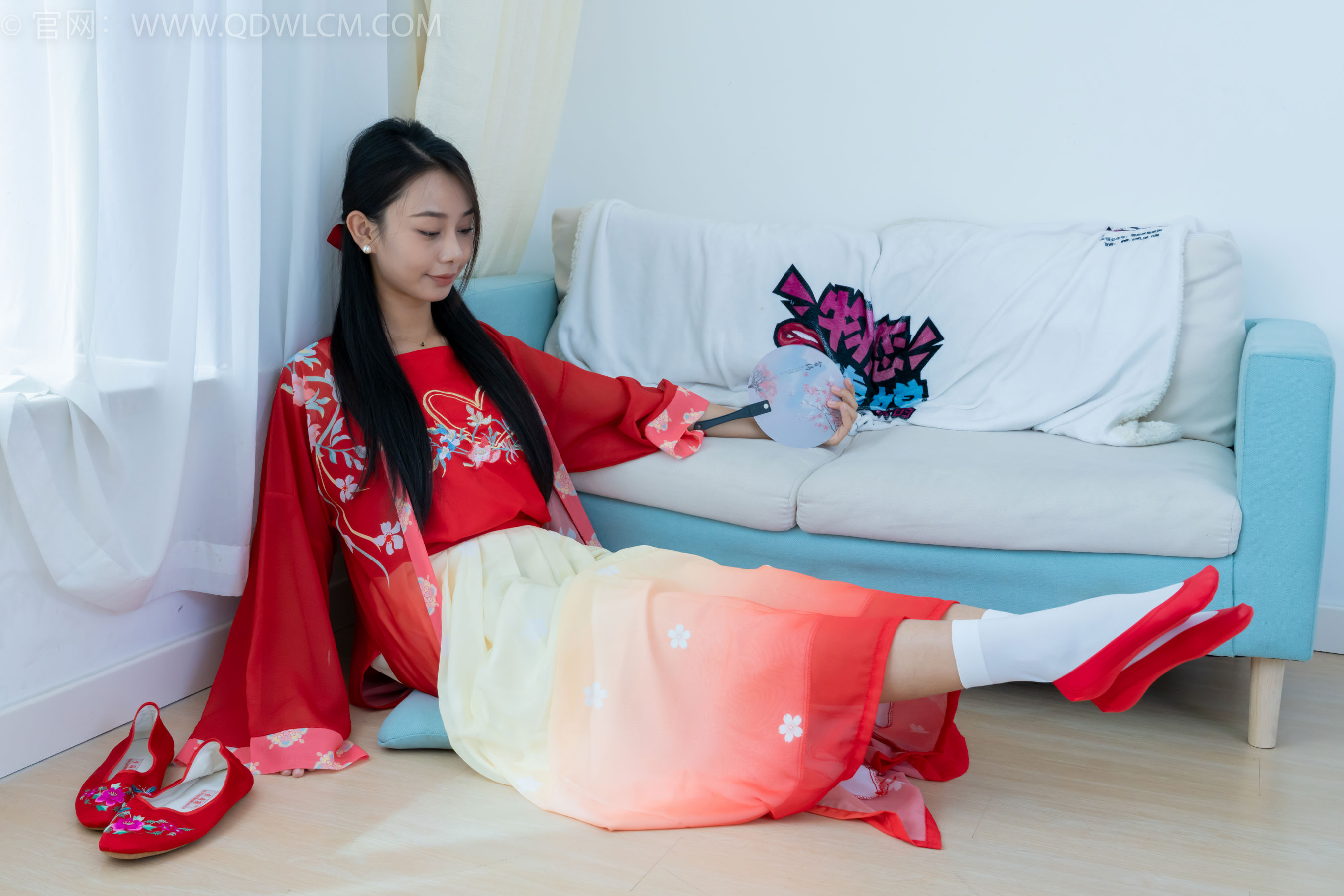 物恋传媒 No.2386 岚岚 - 布鞋、短白丝、红色船袜、汉服/(179P)