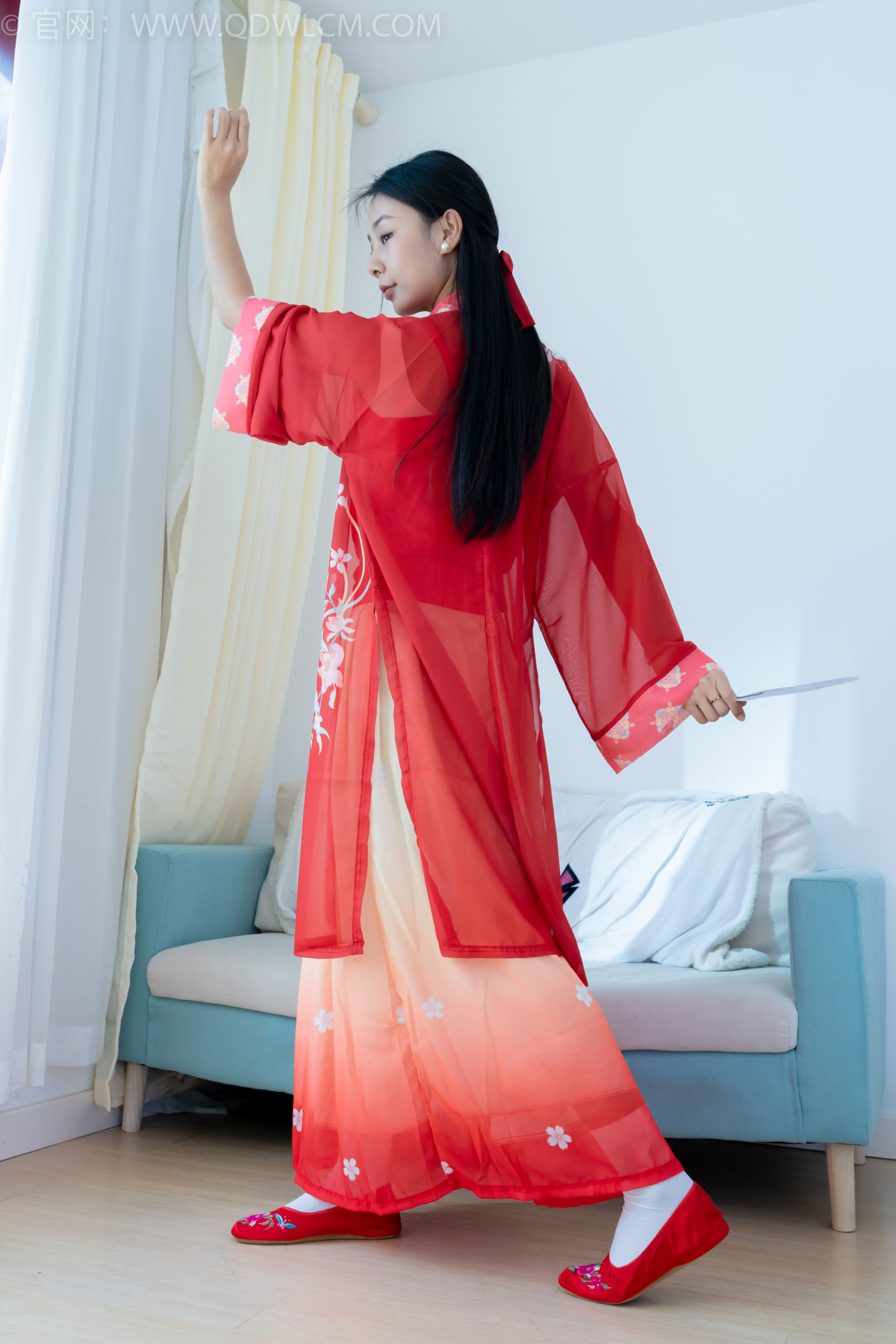 物恋传媒 No.2386 岚岚 - 布鞋、短白丝、红色船袜、汉服/(179P)