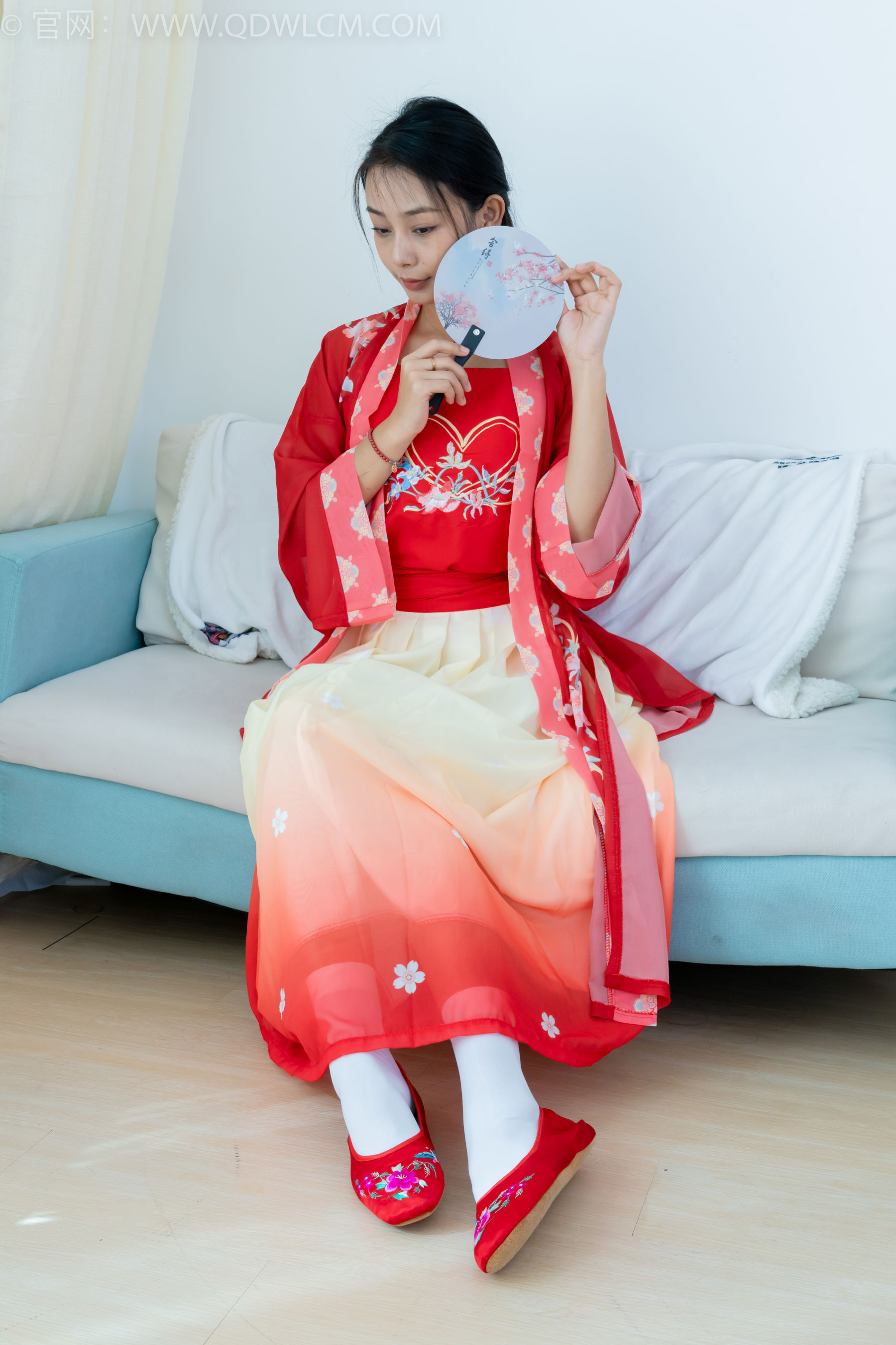 物恋传媒 No.2386 岚岚 - 布鞋、短白丝、红色船袜、汉服/(179P)