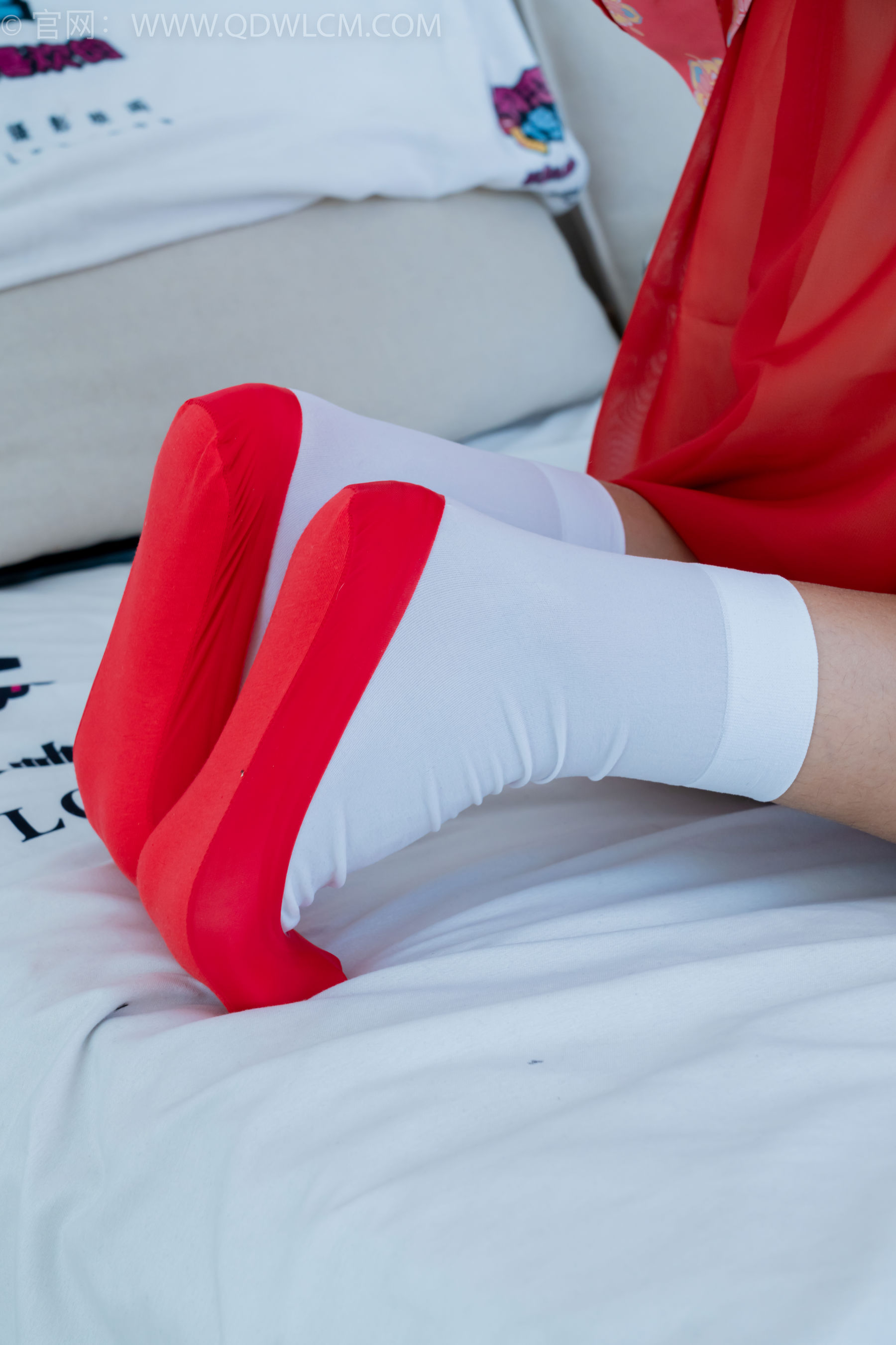 物恋传媒 No.2386 岚岚 - 布鞋、短白丝、红色船袜、汉服/(179P)