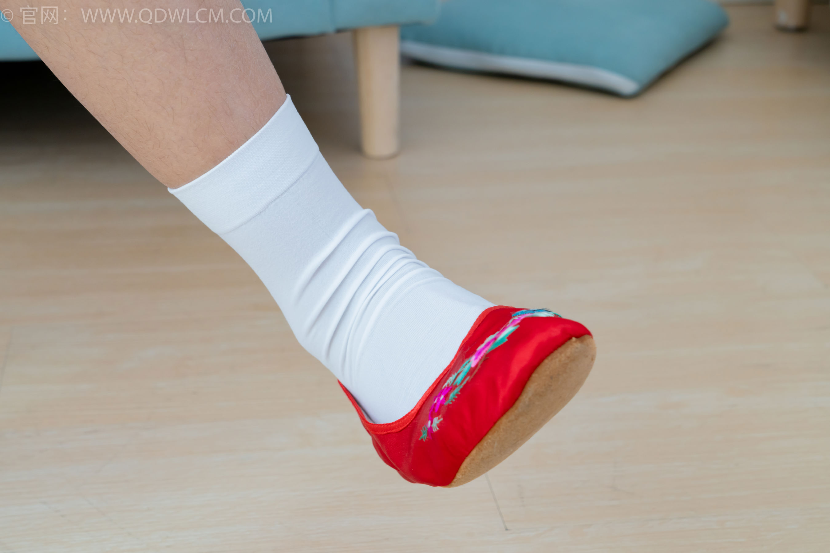 物恋传媒 No.2386 岚岚 - 布鞋、短白丝、红色船袜、汉服/(179P)