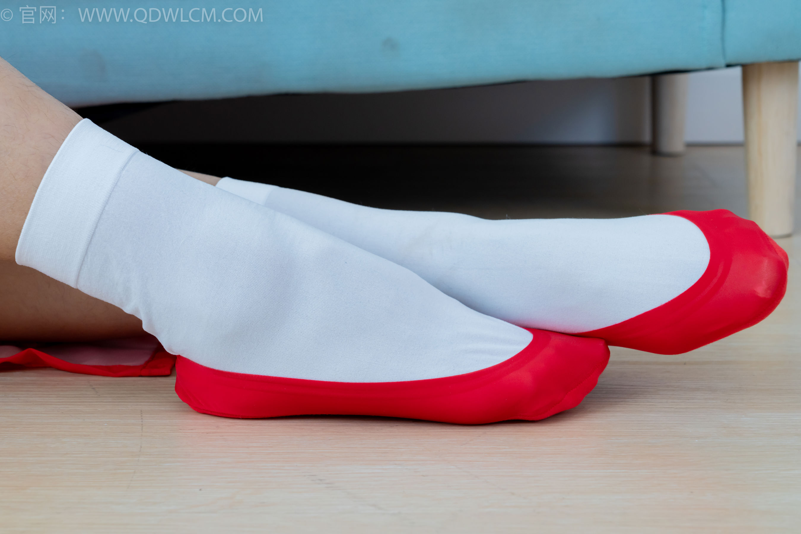 物恋传媒 No.2386 岚岚 - 布鞋、短白丝、红色船袜、汉服/(179P)