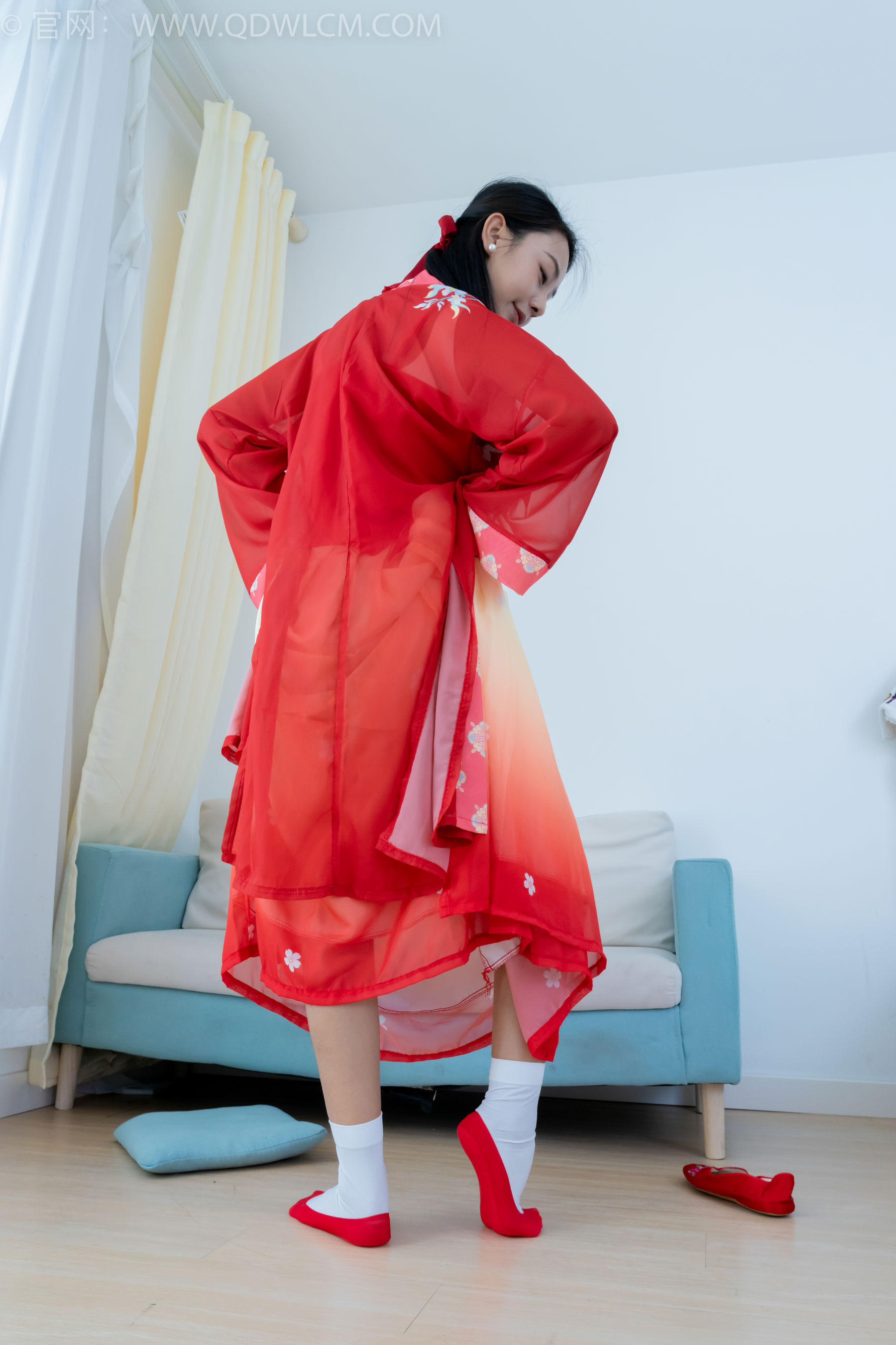 物恋传媒 No.2386 岚岚 - 布鞋、短白丝、红色船袜、汉服/(179P)