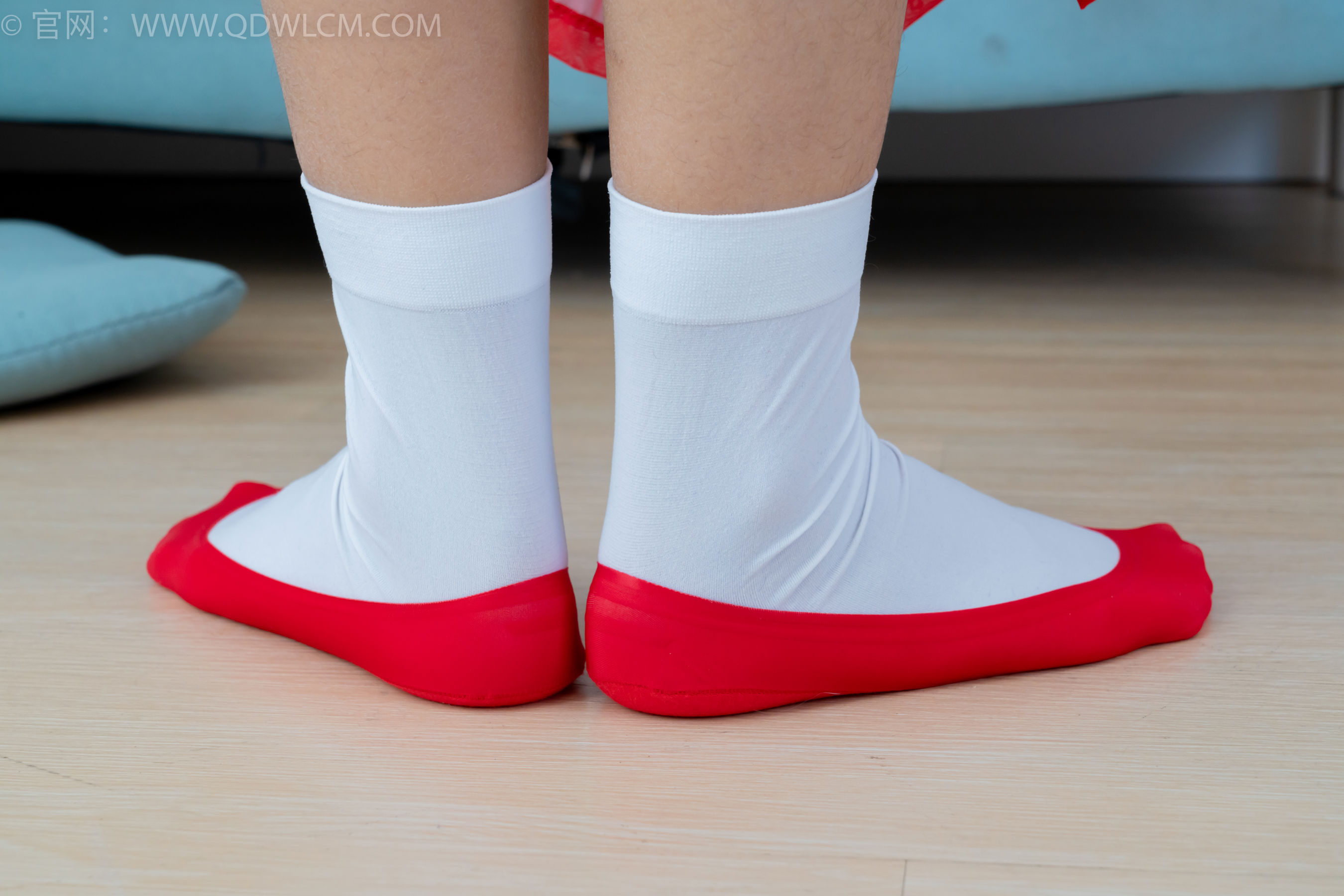 物恋传媒 No.2386 岚岚 - 布鞋、短白丝、红色船袜、汉服/(179P)