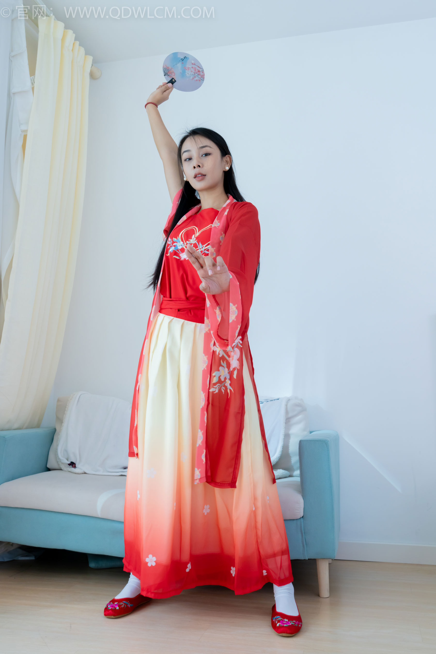 物恋传媒 No.2386 岚岚 - 布鞋、短白丝、红色船袜、汉服/(179P)