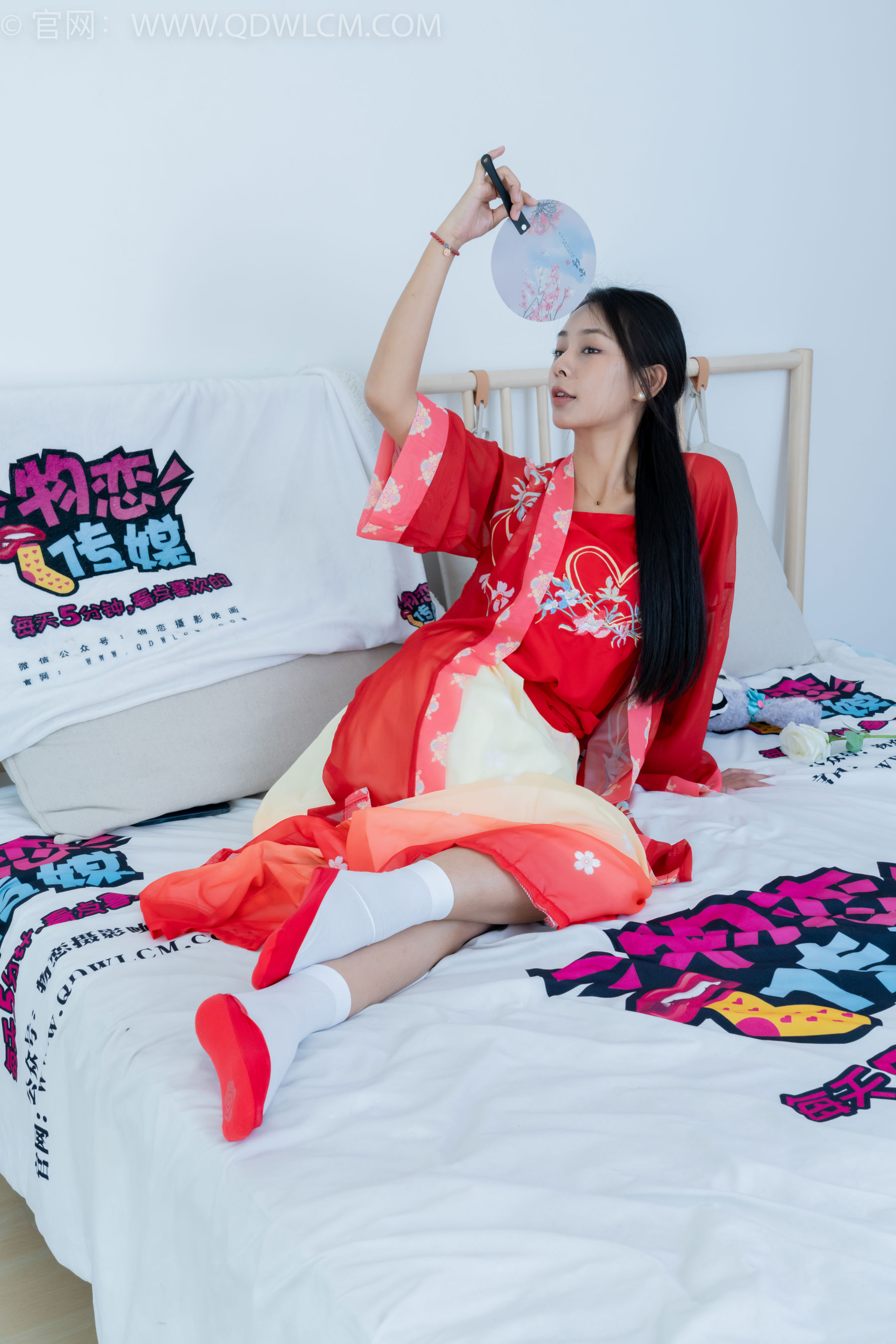 物恋传媒 No.2386 岚岚 - 布鞋、短白丝、红色船袜、汉服/(179P)