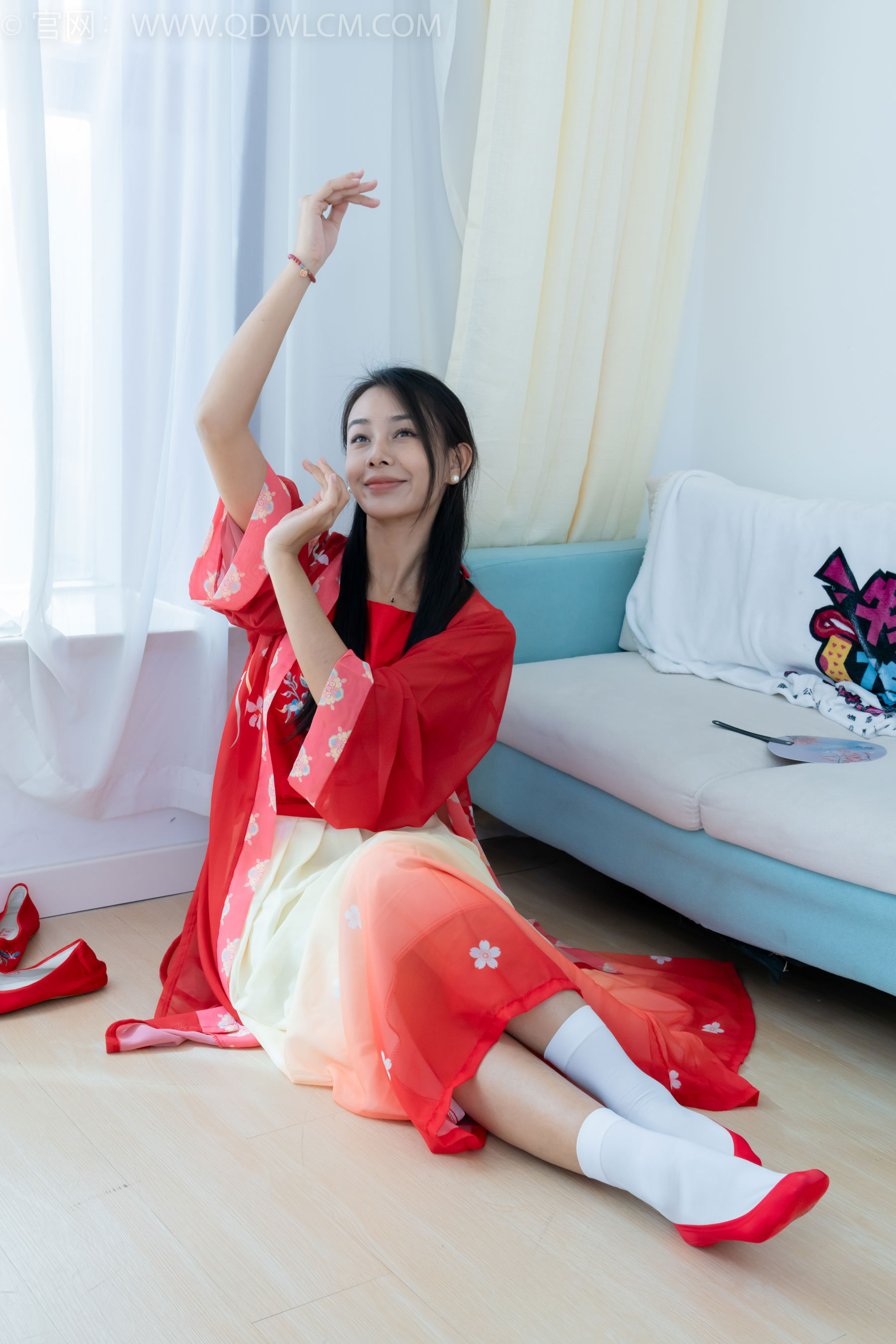 物恋传媒 No.2386 岚岚 - 布鞋、短白丝、红色船袜、汉服/(179P)