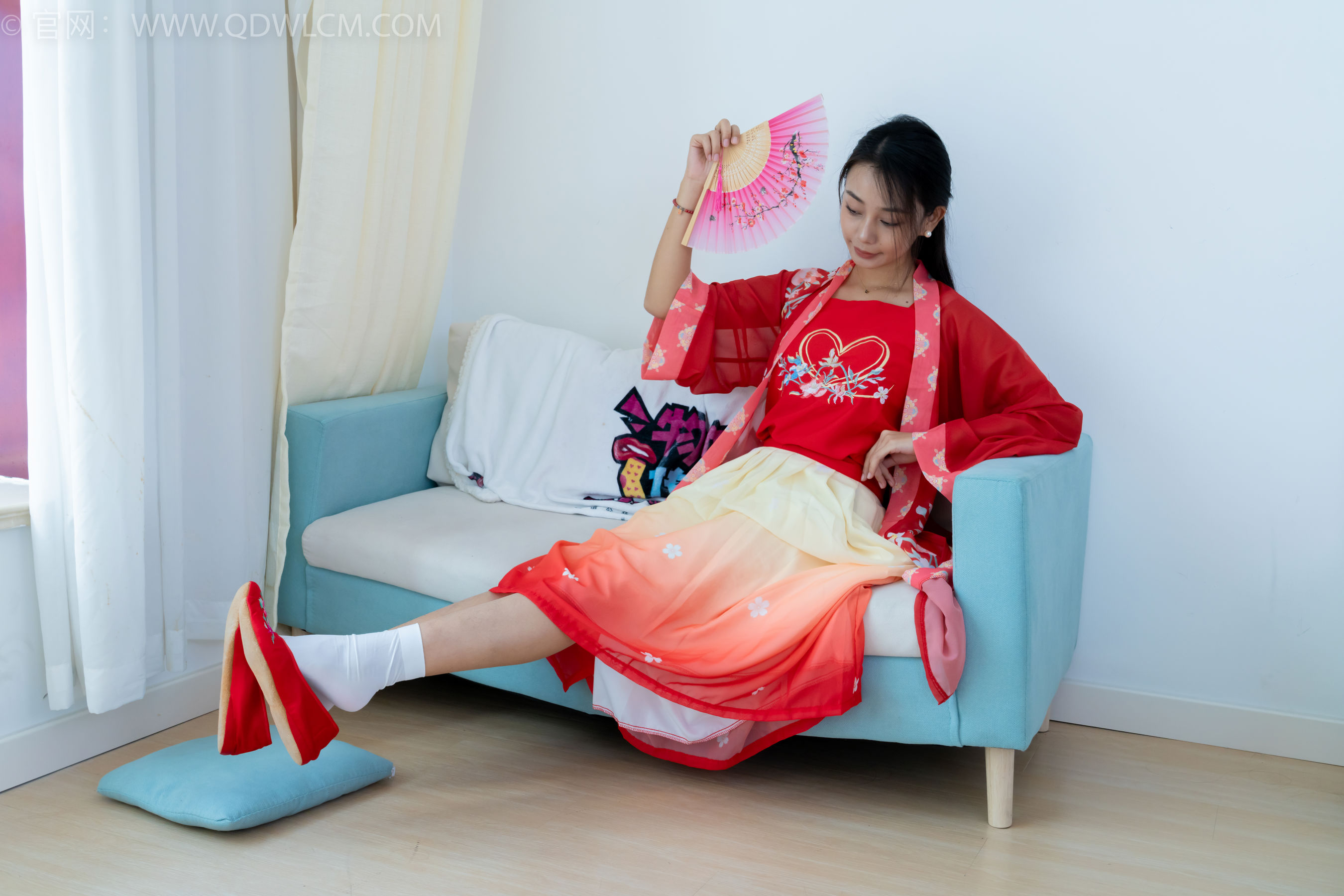 物恋传媒 No.2386 岚岚 - 布鞋、短白丝、红色船袜、汉服/(179P)