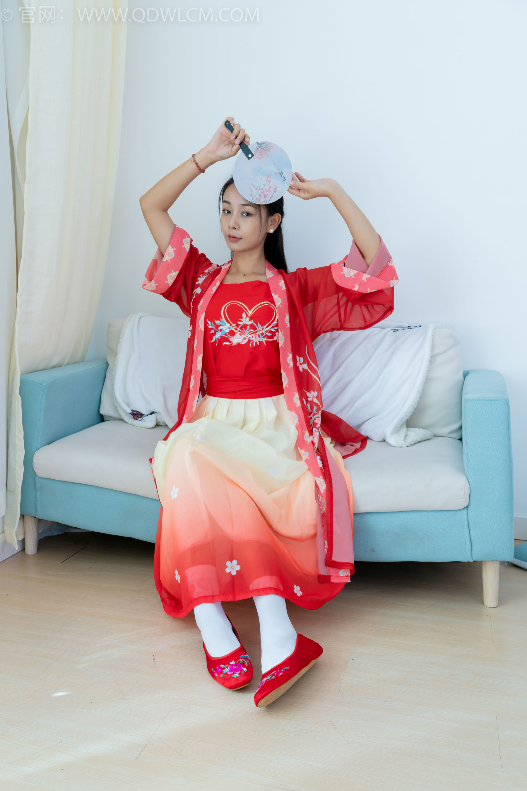 物恋传媒 No.2386 岚岚 - 布鞋、短白丝、红色船袜、汉服/(179P)