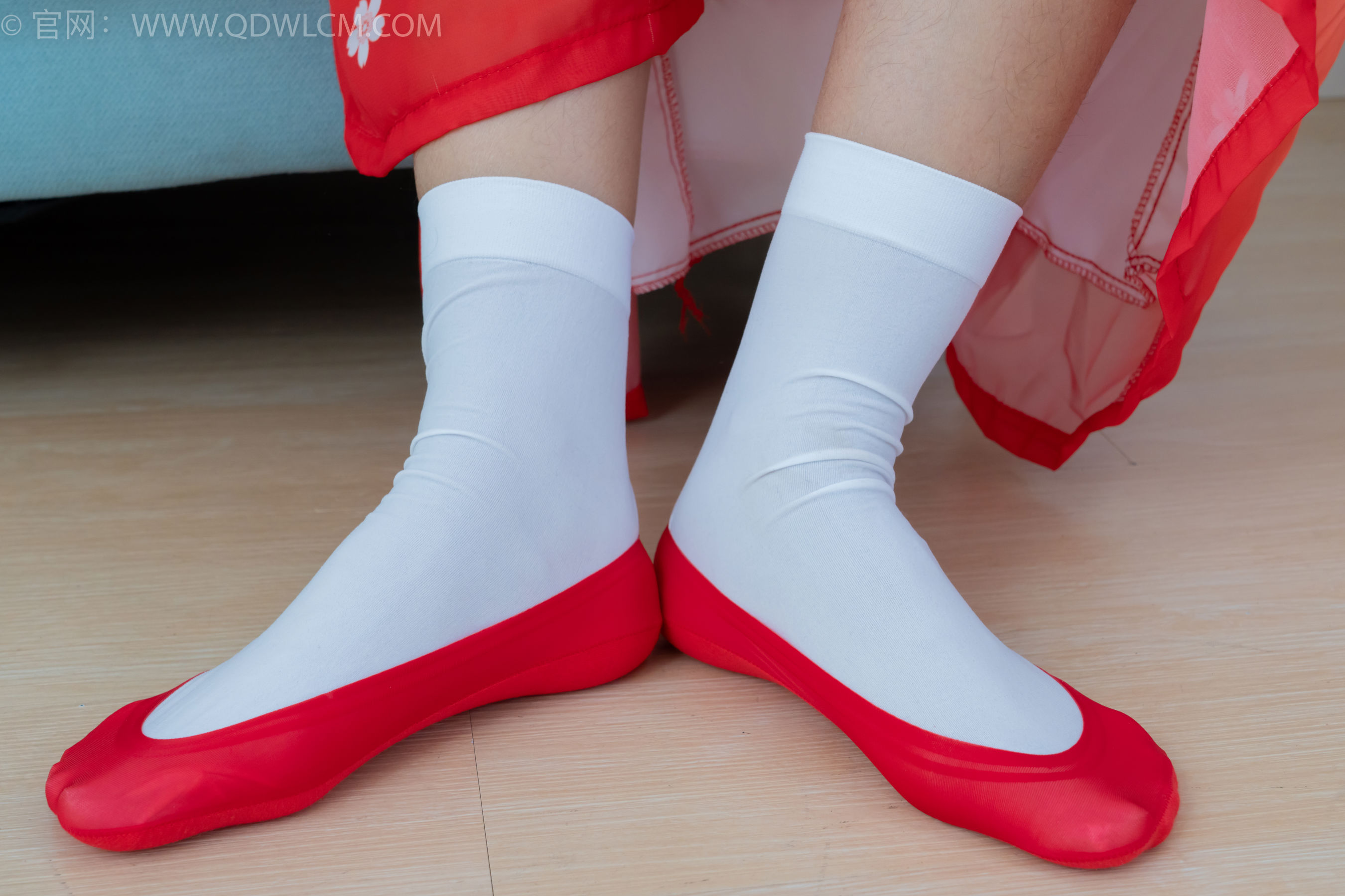 物恋传媒 No.2386 岚岚 - 布鞋、短白丝、红色船袜、汉服/(179P)