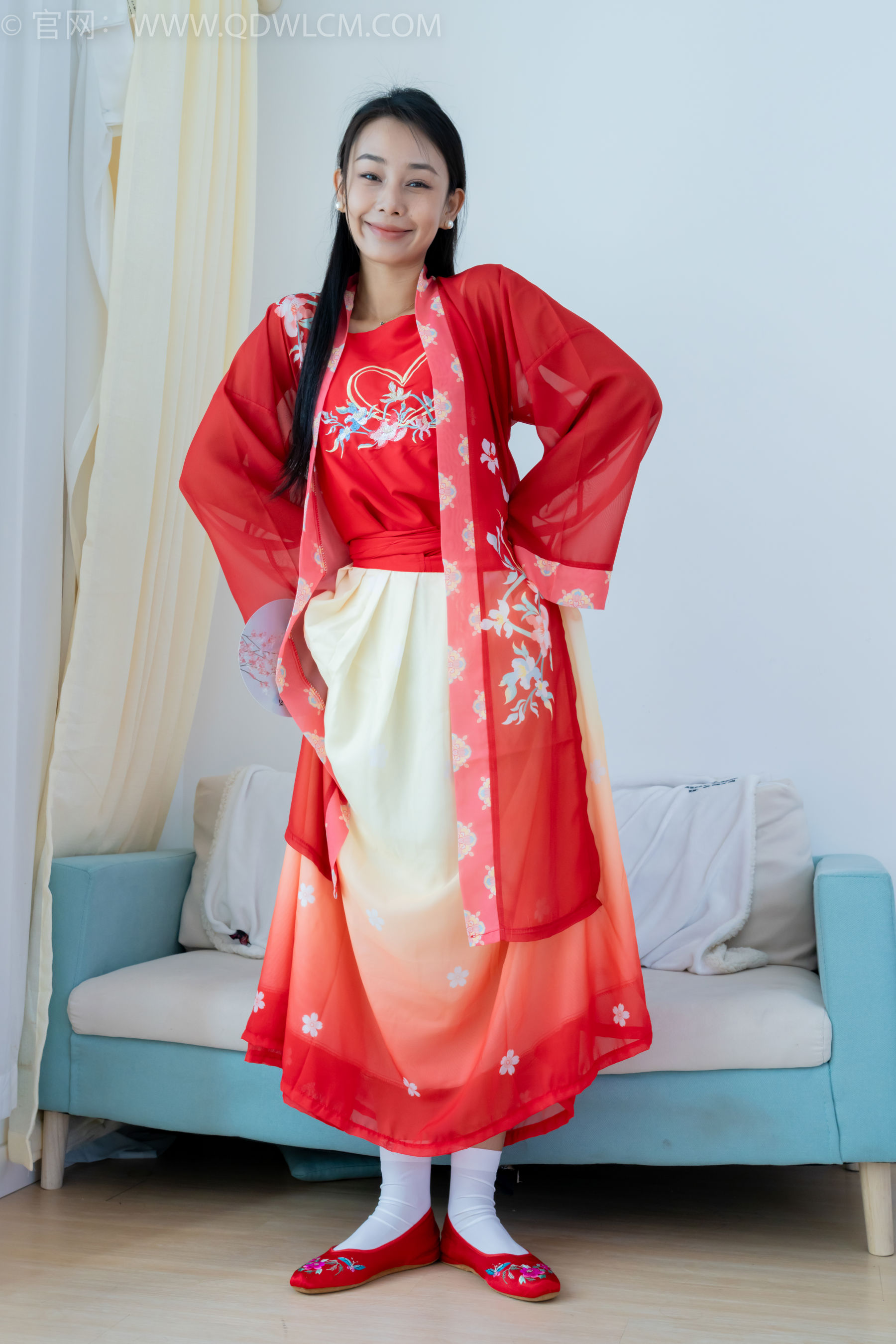 物恋传媒 No.2386 岚岚 - 布鞋、短白丝、红色船袜、汉服/(179P)