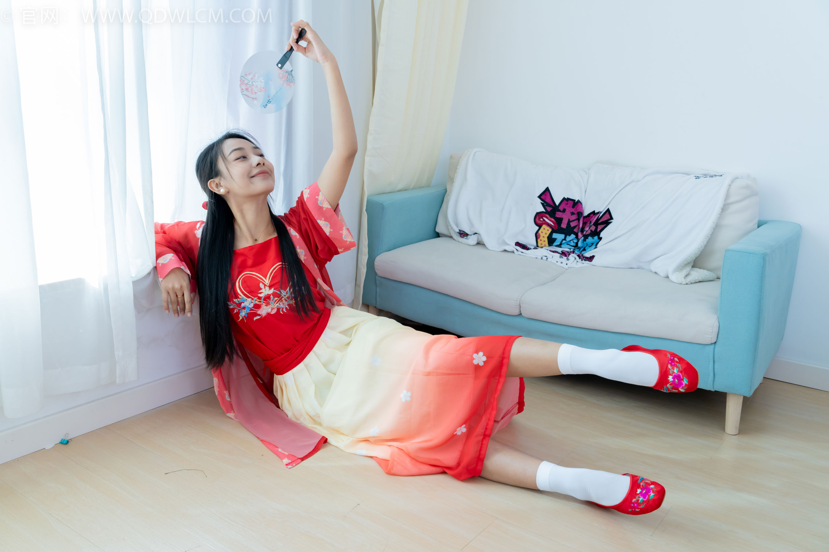 物恋传媒 No.2386 岚岚 - 布鞋、短白丝、红色船袜、汉服/(179P)