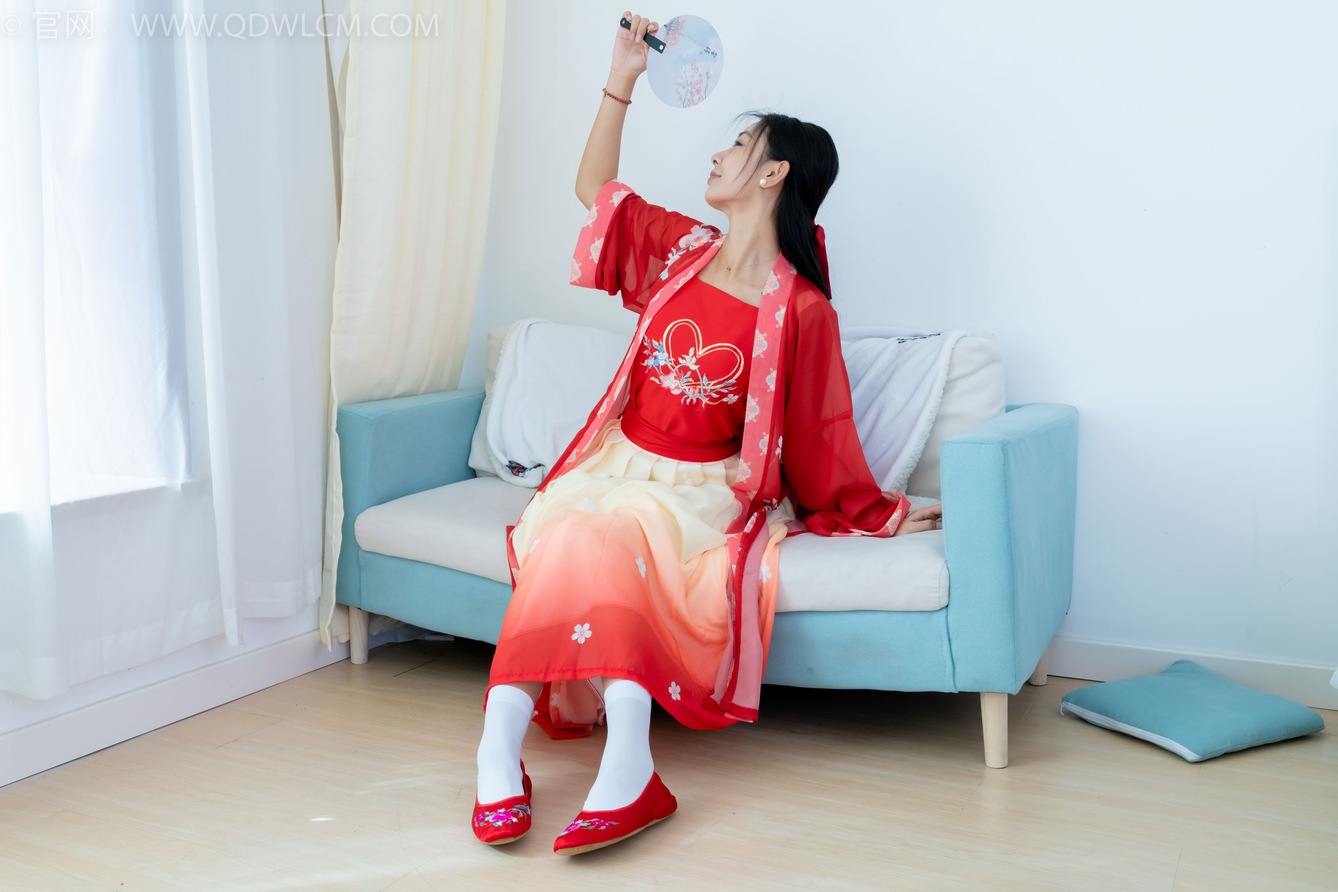 物恋传媒 No.2386 岚岚 - 布鞋、短白丝、红色船袜、汉服/(179P)