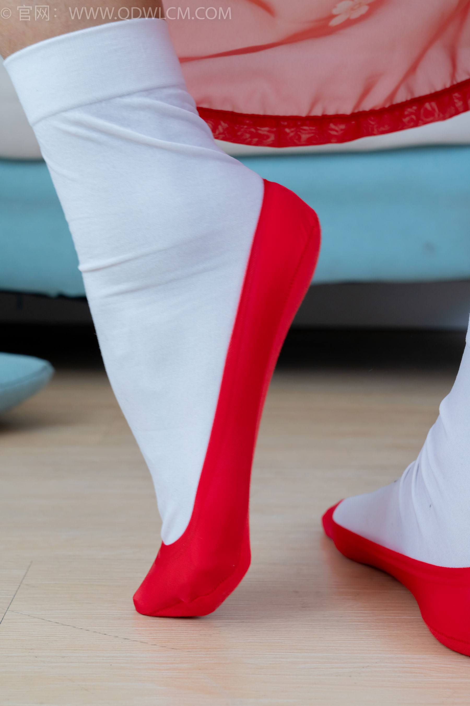 物恋传媒 No.2386 岚岚 - 布鞋、短白丝、红色船袜、汉服/(179P)