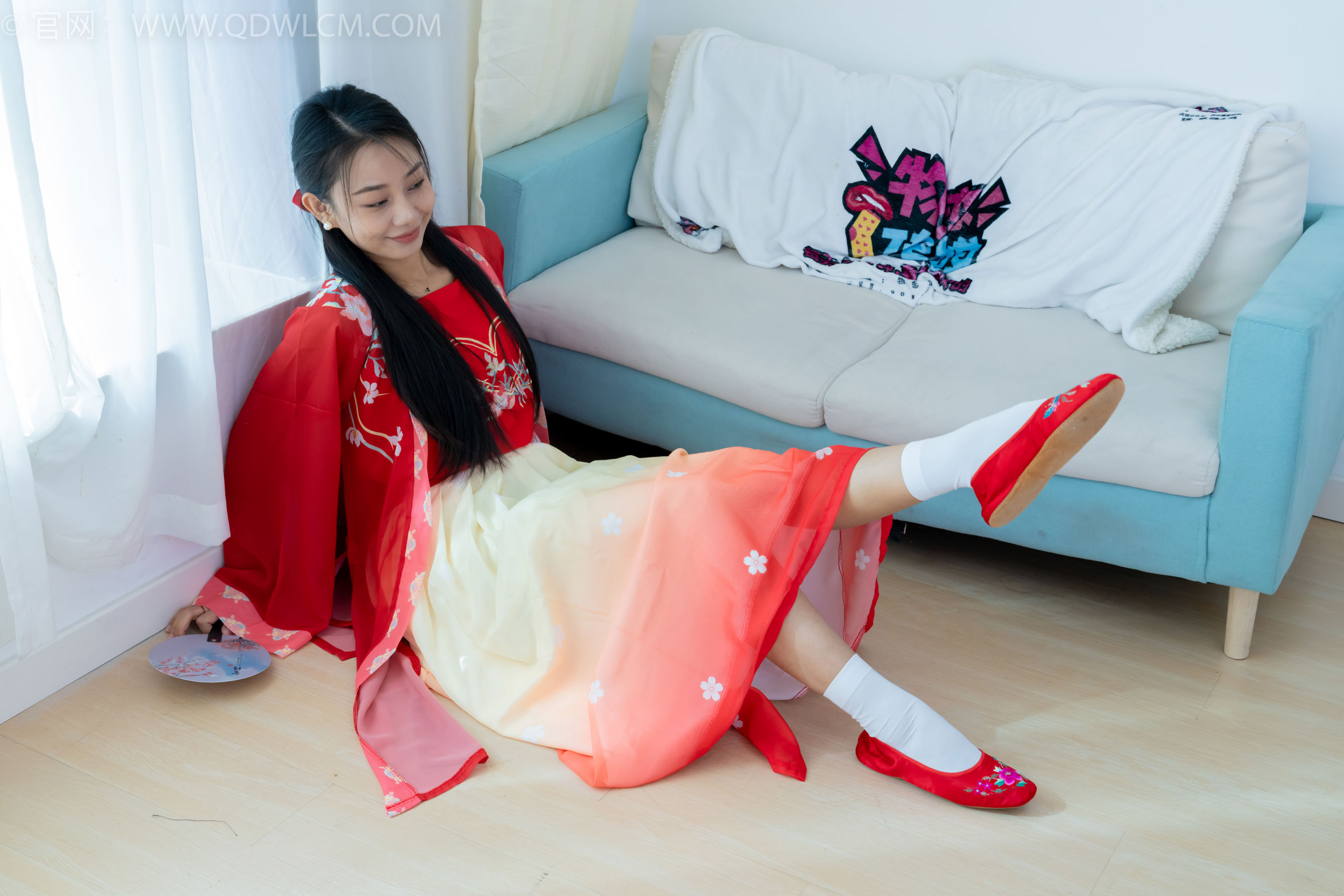 物恋传媒 No.2386 岚岚 - 布鞋、短白丝、红色船袜、汉服/(179P)