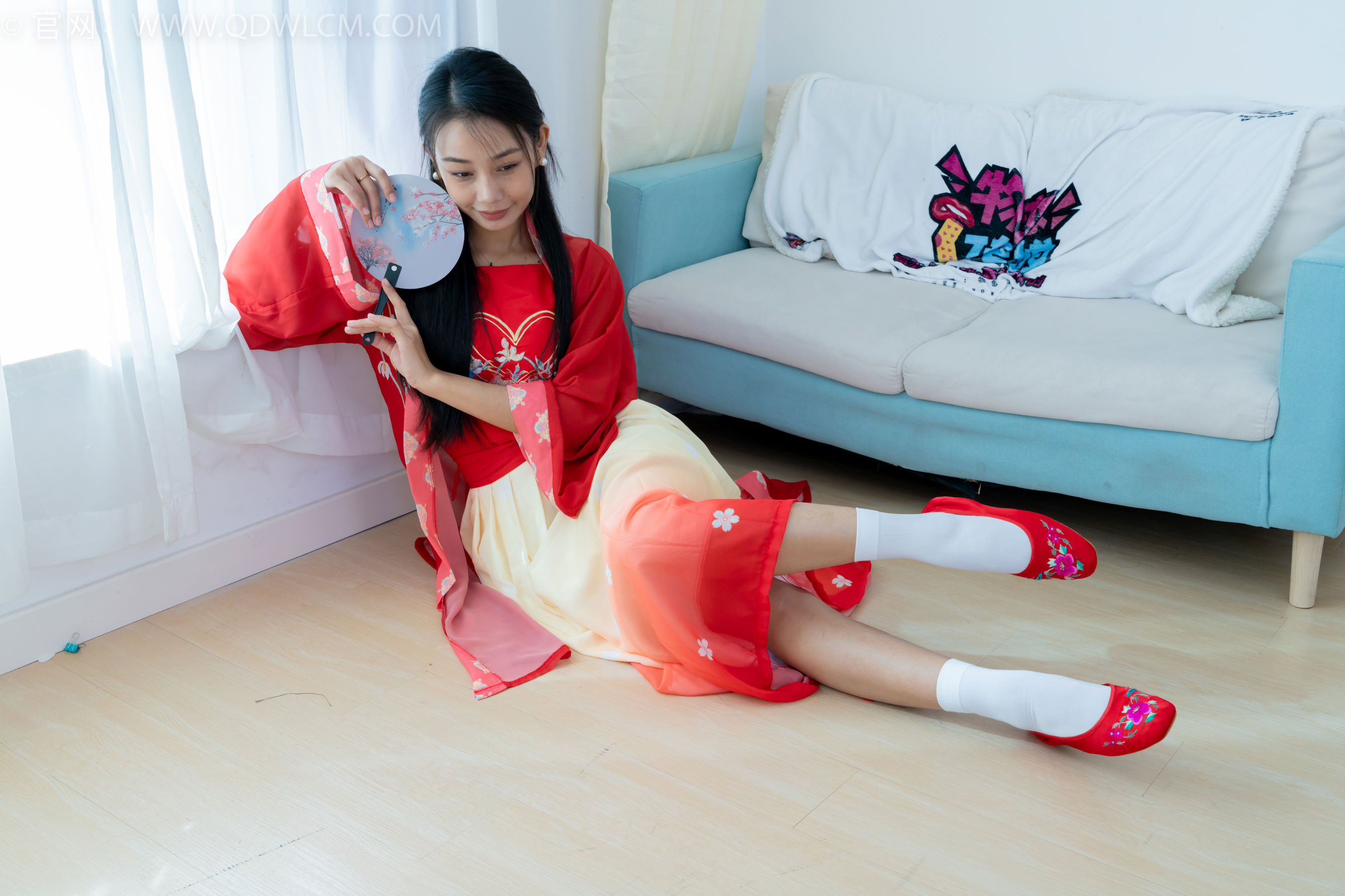 物恋传媒 No.2386 岚岚 - 布鞋、短白丝、红色船袜、汉服/(179P)