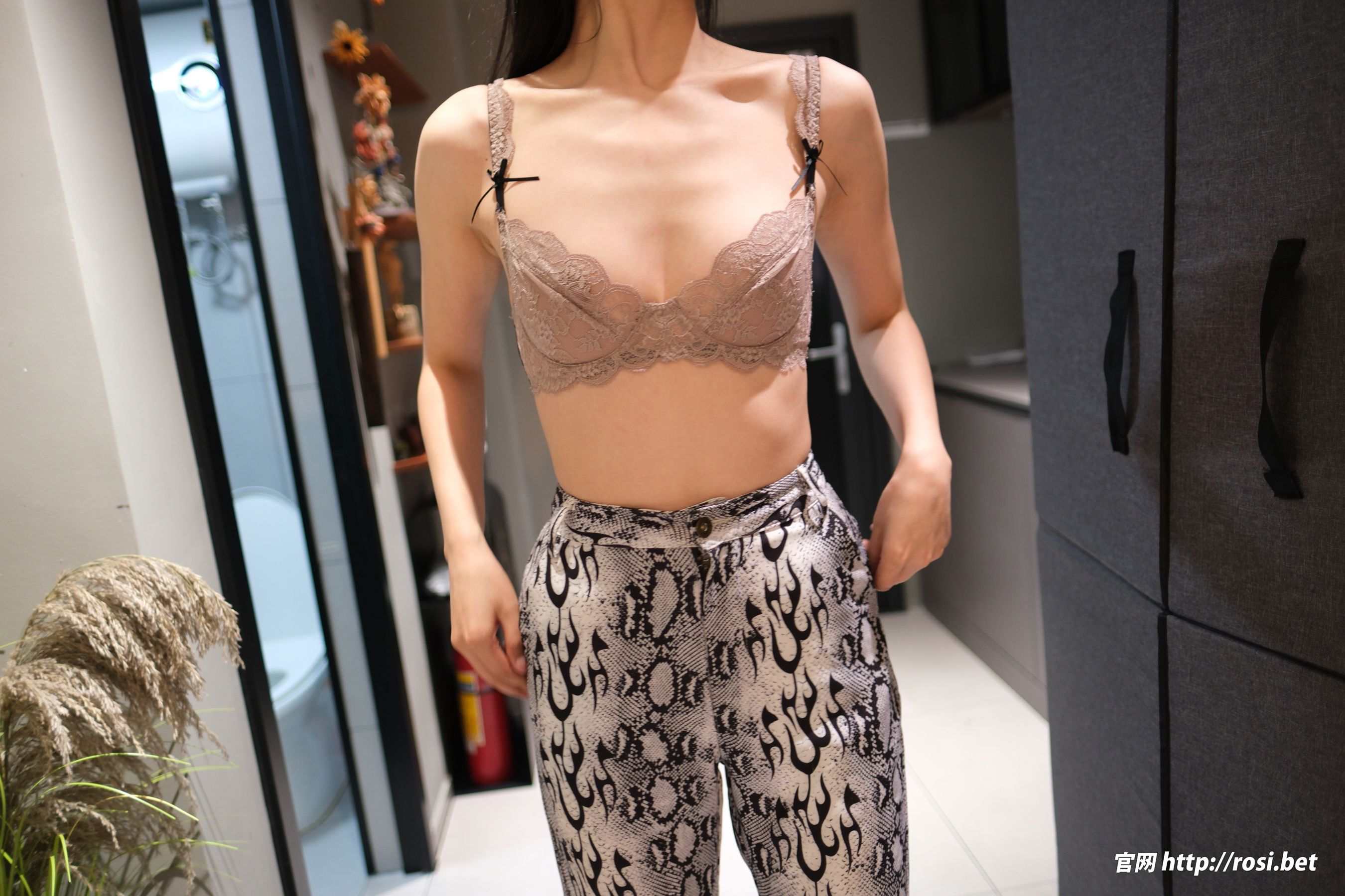 [ROSI写真] 2025.08.13 NO.5000/(63P)