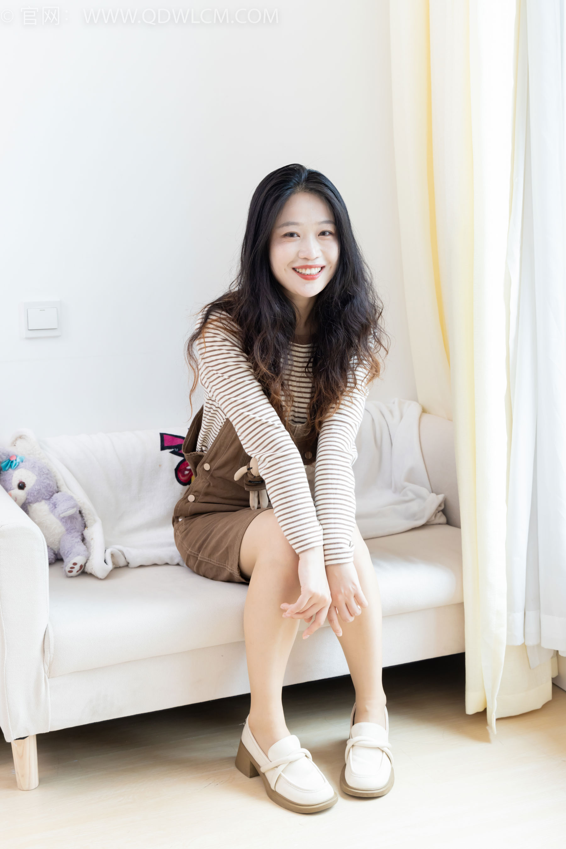 物恋传媒 No.2388 小紫 - 皮鞋、薄肉丝大腿袜/(160P)