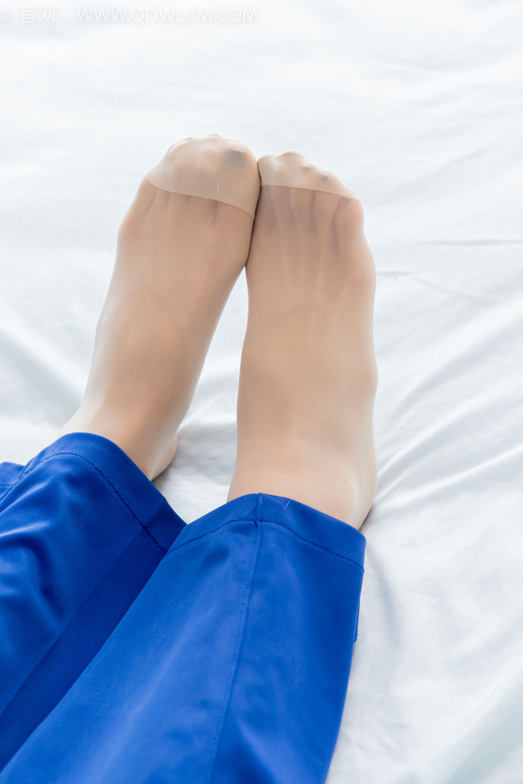 物恋传媒 No.2387 小夏 - 帆布鞋、白短棉袜、薄肉丝、校服/(150P)