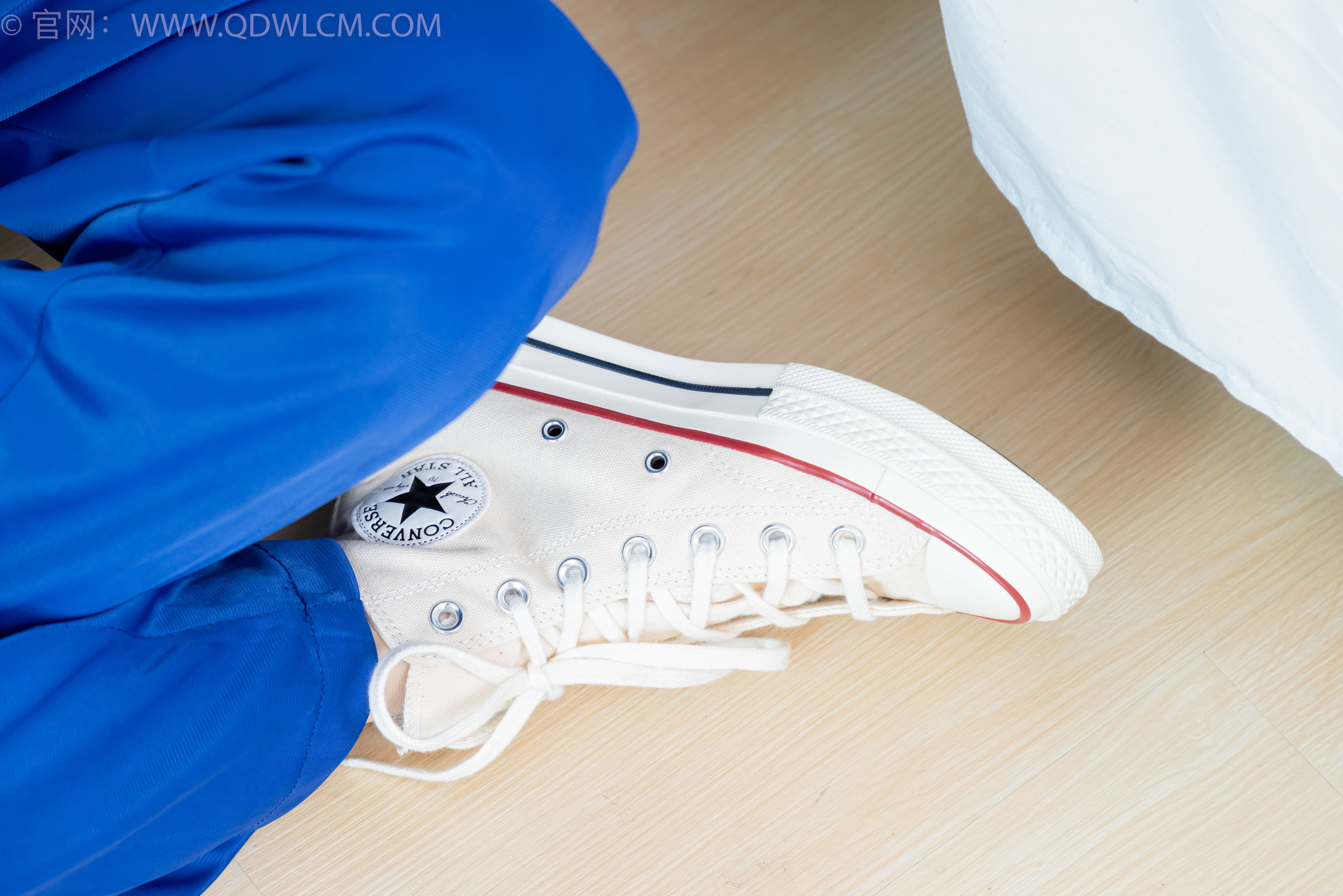 物恋传媒 No.2387 小夏 - 帆布鞋、白短棉袜、薄肉丝、校服/(150P)