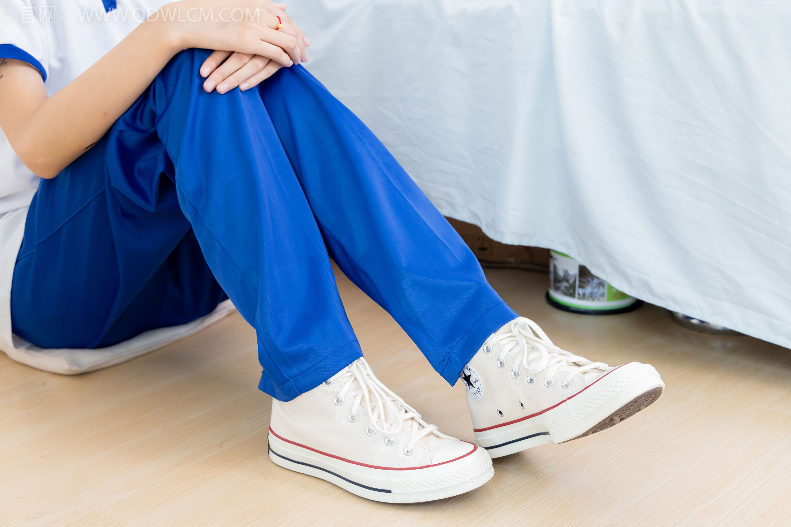 物恋传媒 No.2387 小夏 - 帆布鞋、白短棉袜、薄肉丝、校服/(150P)