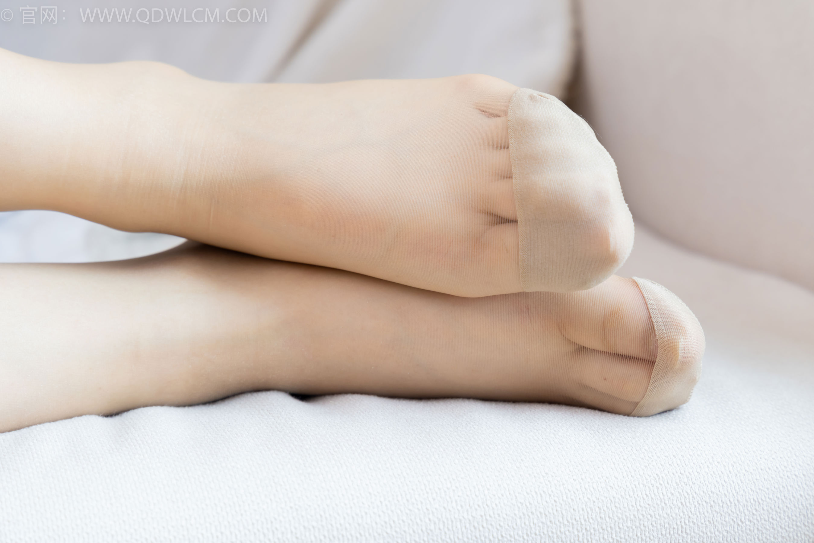 物恋传媒 No.2388 小紫 - 皮鞋、薄肉丝大腿袜/(160P)