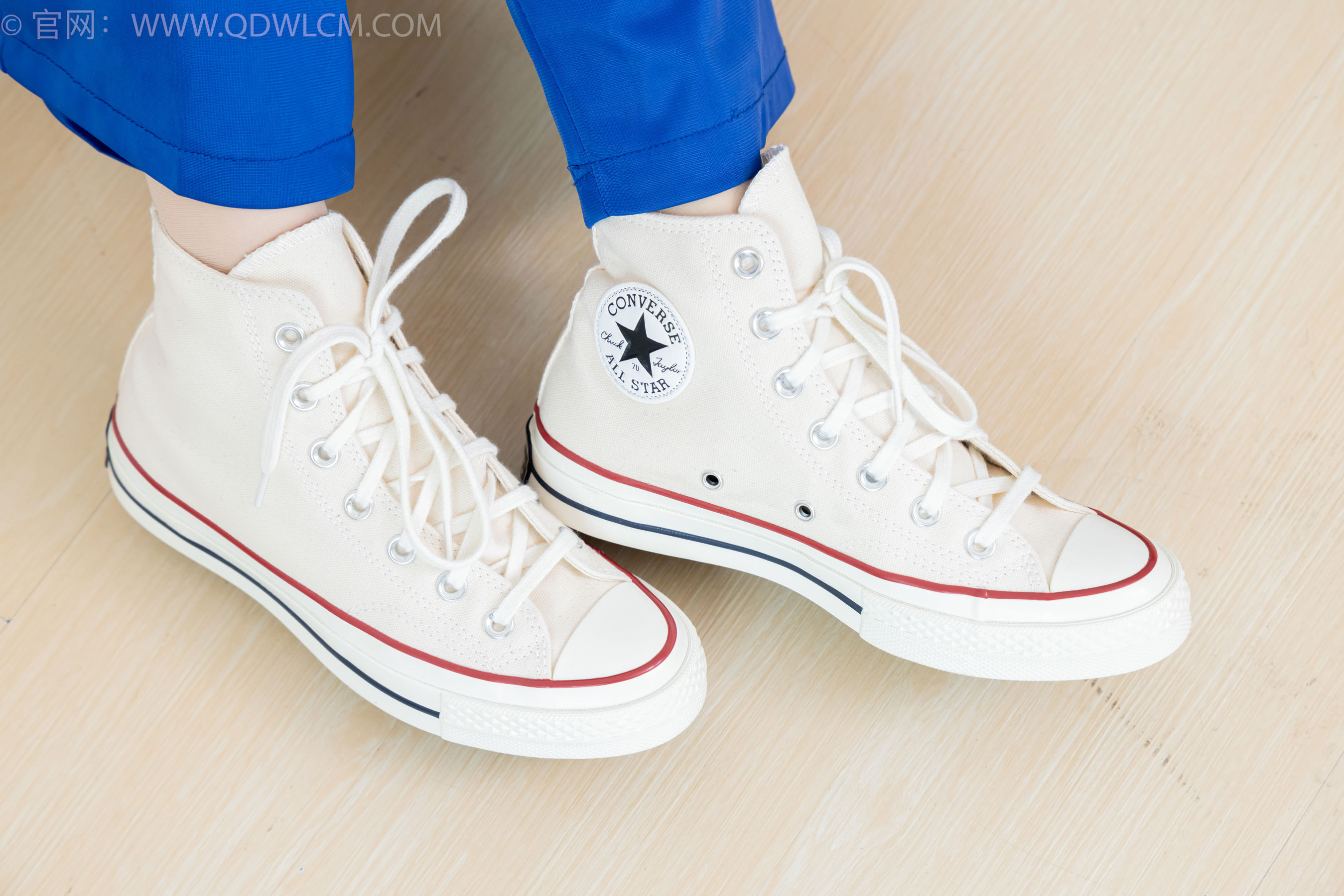 物恋传媒 No.2387 小夏 - 帆布鞋、白短棉袜、薄肉丝、校服/(150P)