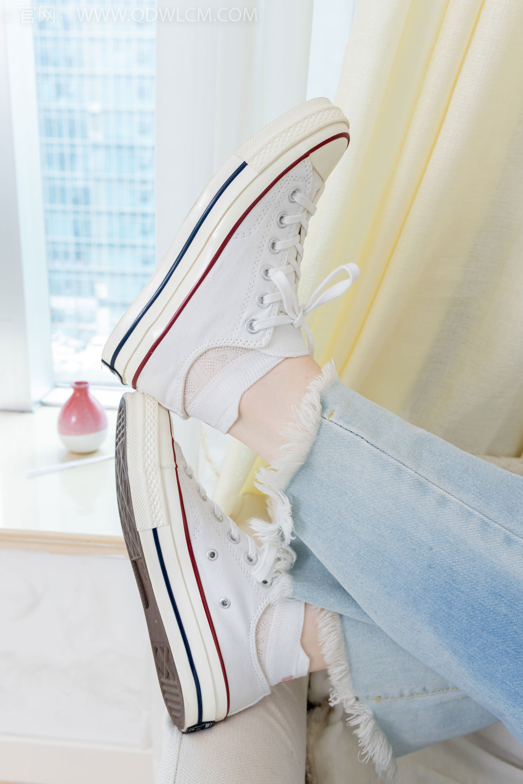 物恋传媒 No.2390 荔枝 - 帆布鞋、短白棉袜、裸足/(150P)