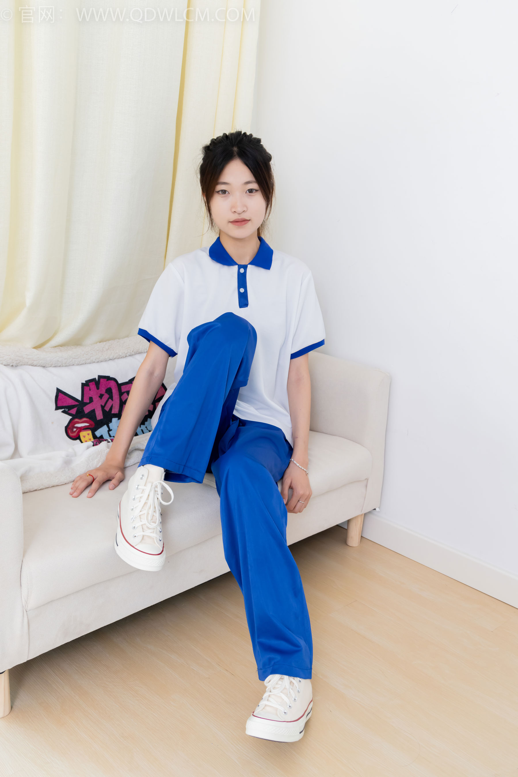 物恋传媒 No.2387 小夏 - 帆布鞋、白短棉袜、薄肉丝、校服/(150P)