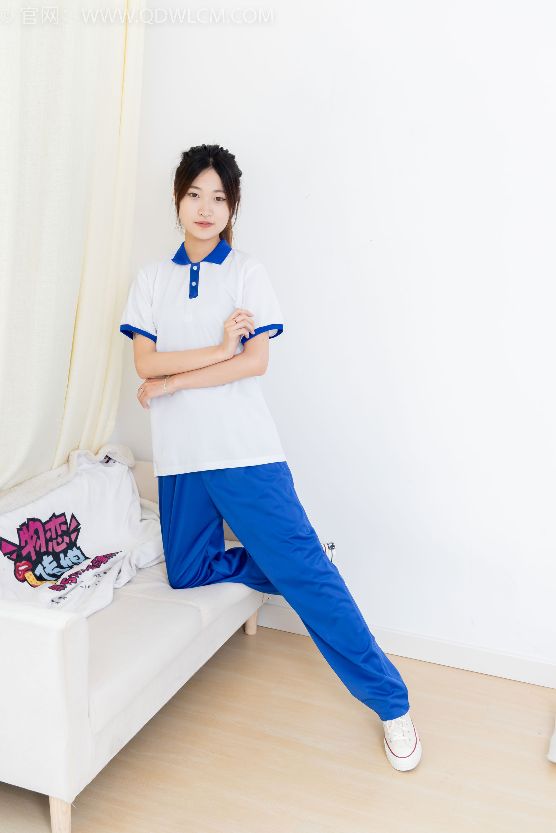 物恋传媒 No.2387 小夏 - 帆布鞋、白短棉袜、薄肉丝、校服/(150P)