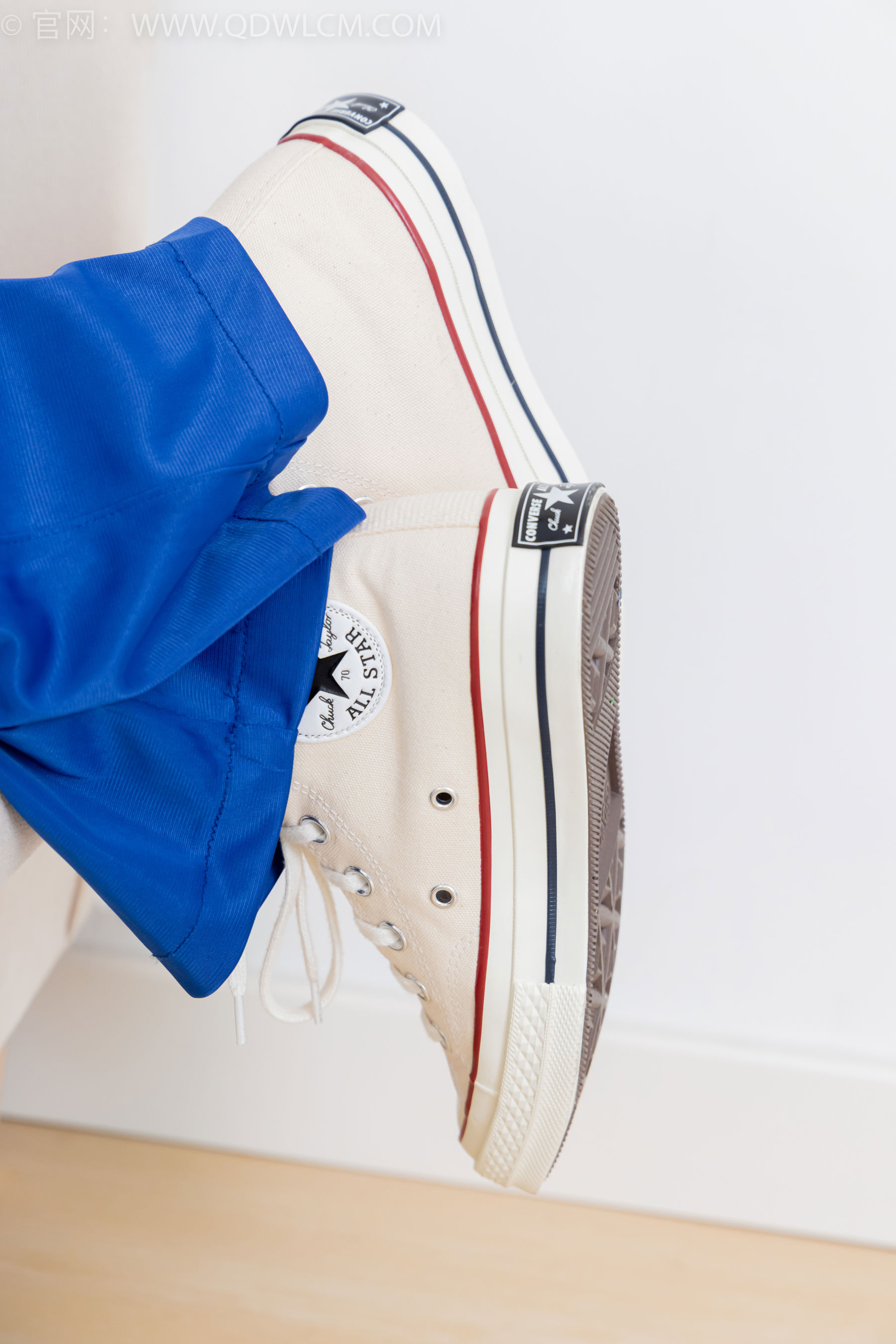 物恋传媒 No.2387 小夏 - 帆布鞋、白短棉袜、薄肉丝、校服/(150P)