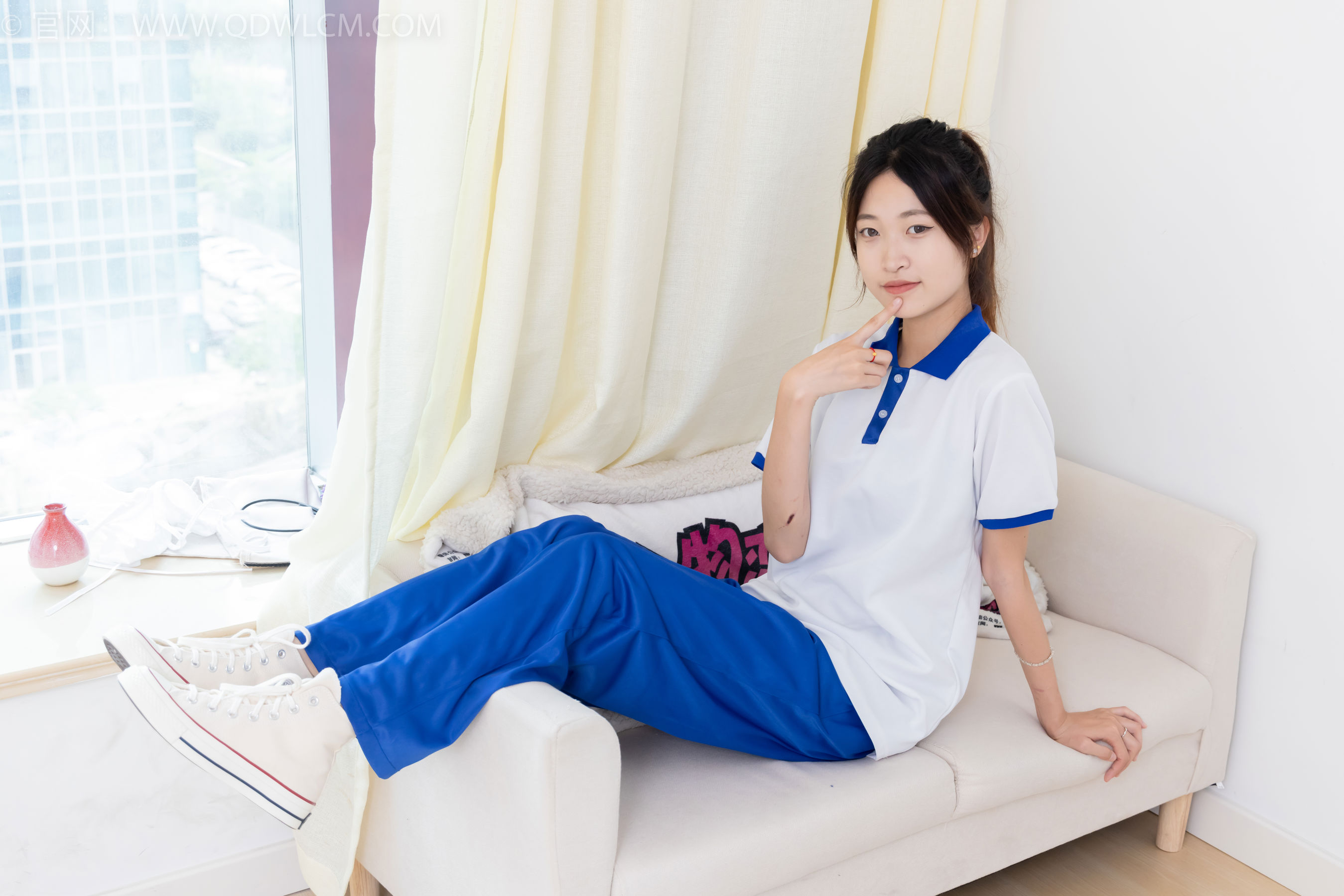 物恋传媒 No.2387 小夏 - 帆布鞋、白短棉袜、薄肉丝、校服/(150P)