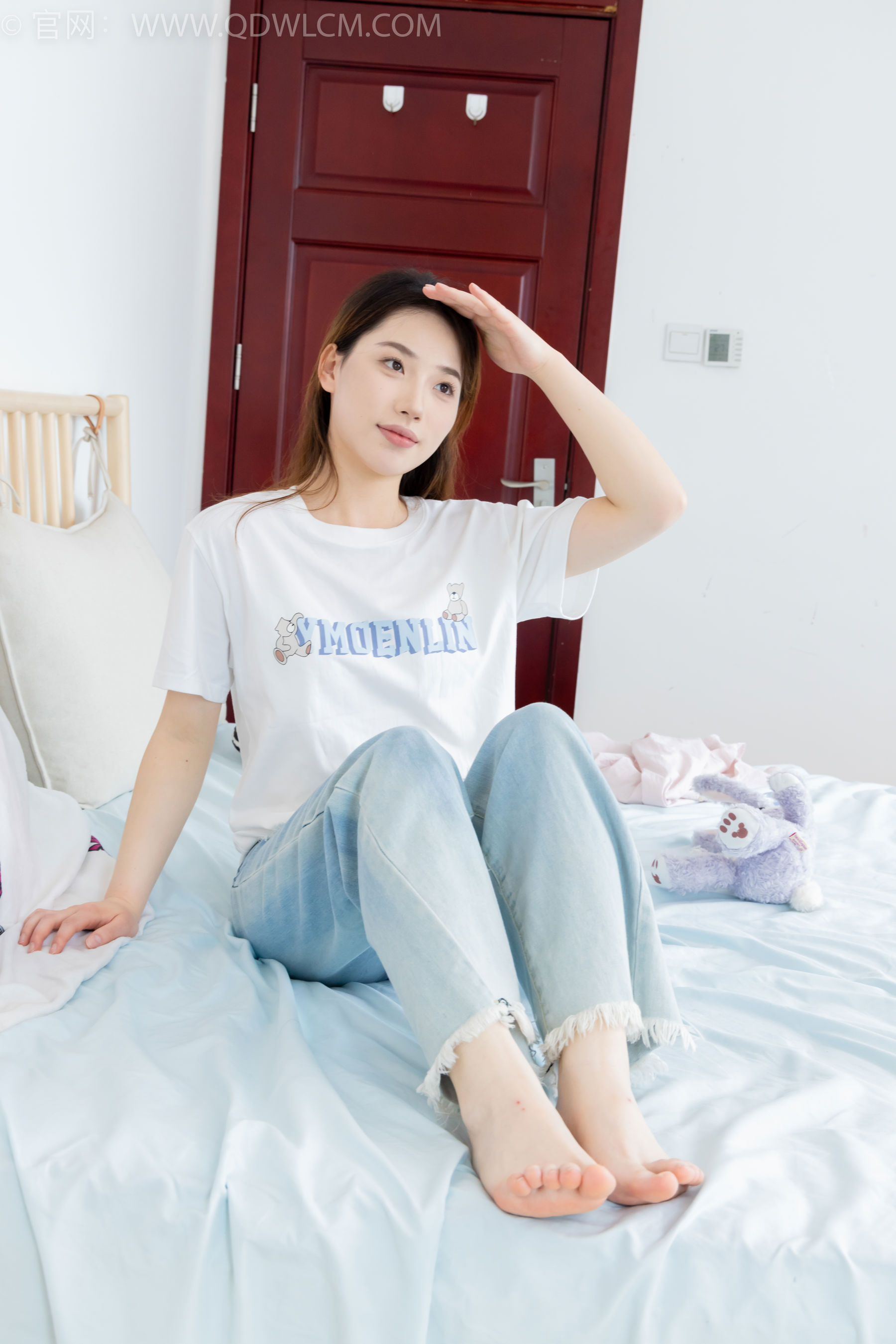 物恋传媒 No.2390 荔枝 - 帆布鞋、短白棉袜、裸足/(150P)