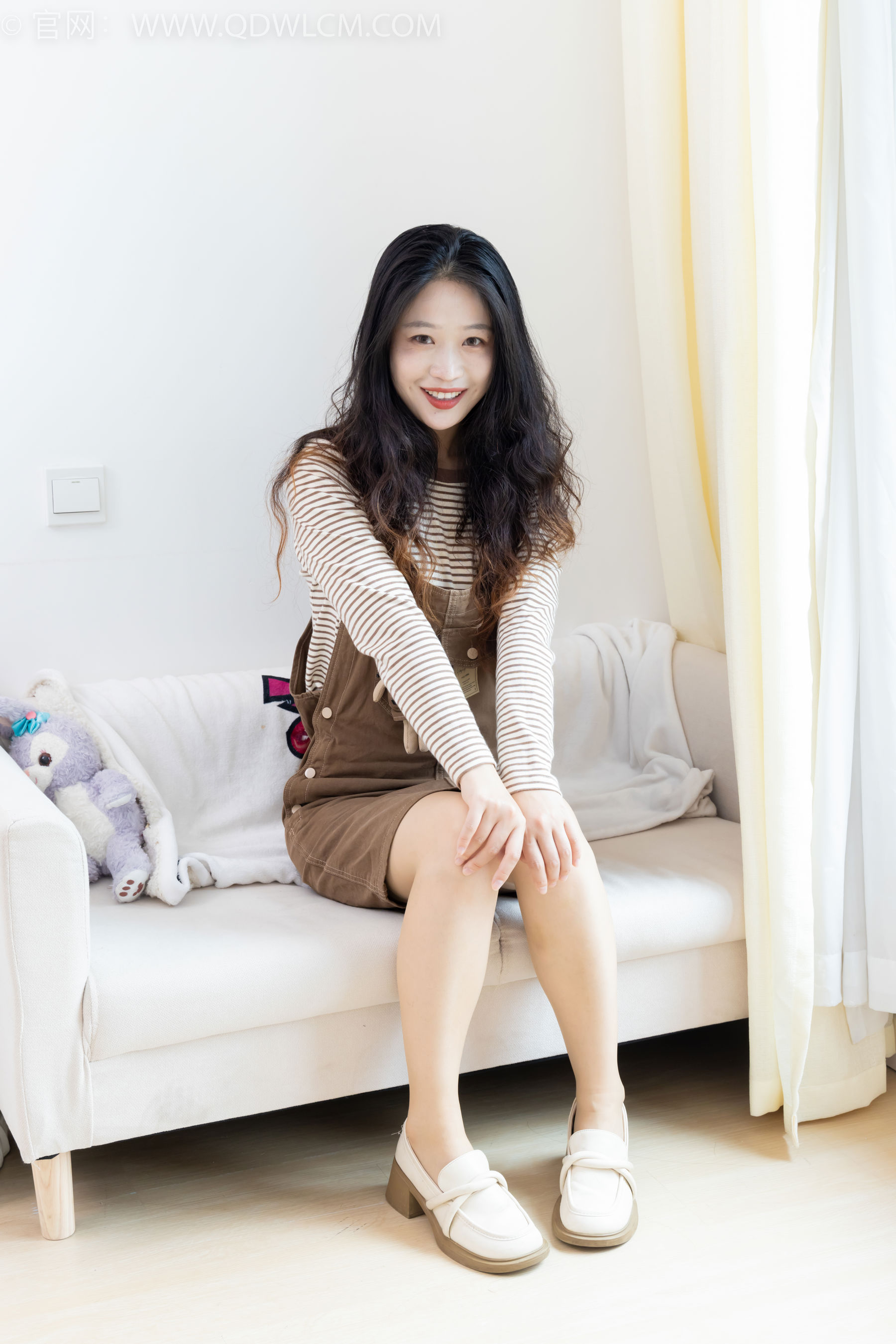 物恋传媒 No.2388 小紫 - 皮鞋、薄肉丝大腿袜/(160P)