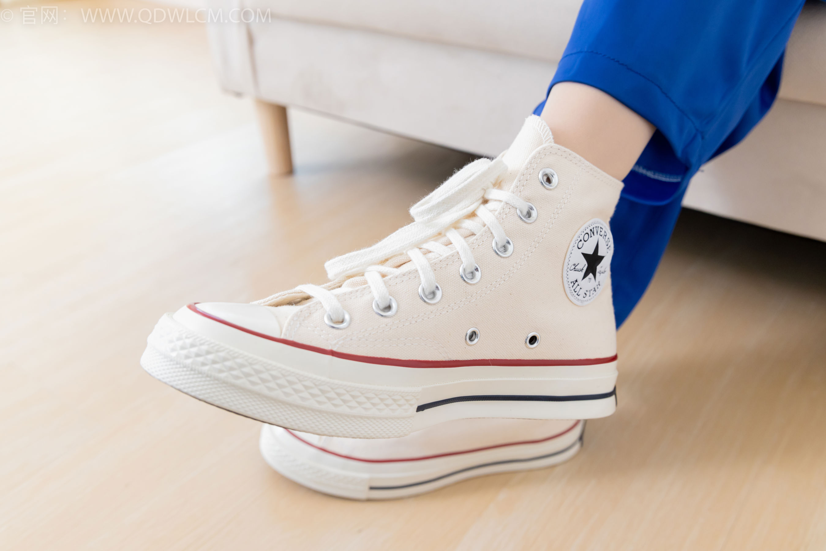 物恋传媒 No.2387 小夏 - 帆布鞋、白短棉袜、薄肉丝、校服/(150P)