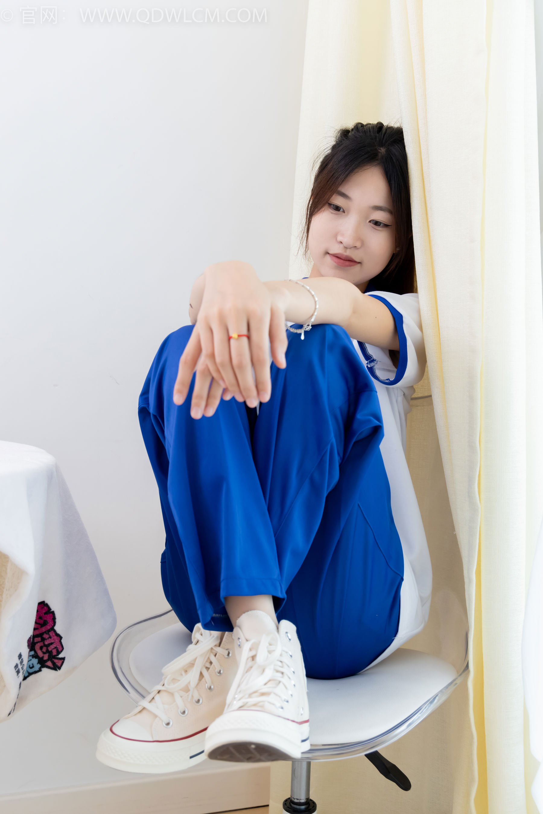 物恋传媒 No.2387 小夏 - 帆布鞋、白短棉袜、薄肉丝、校服/(150P)