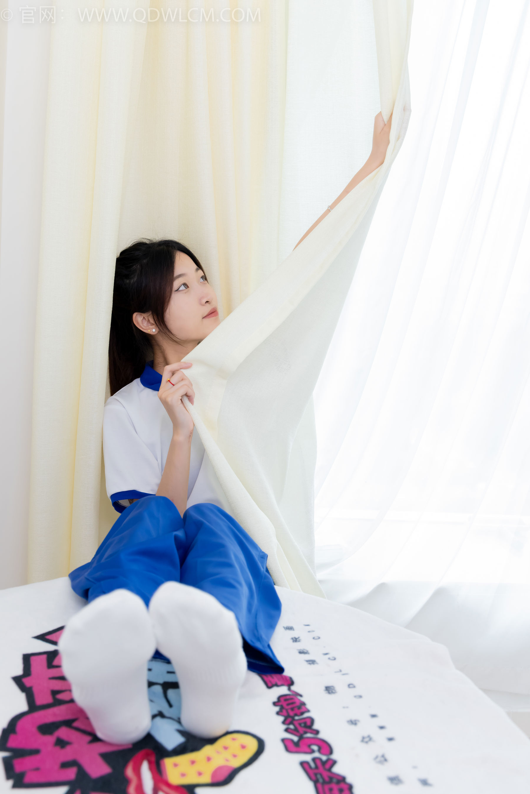 物恋传媒 No.2387 小夏 - 帆布鞋、白短棉袜、薄肉丝、校服/(150P)