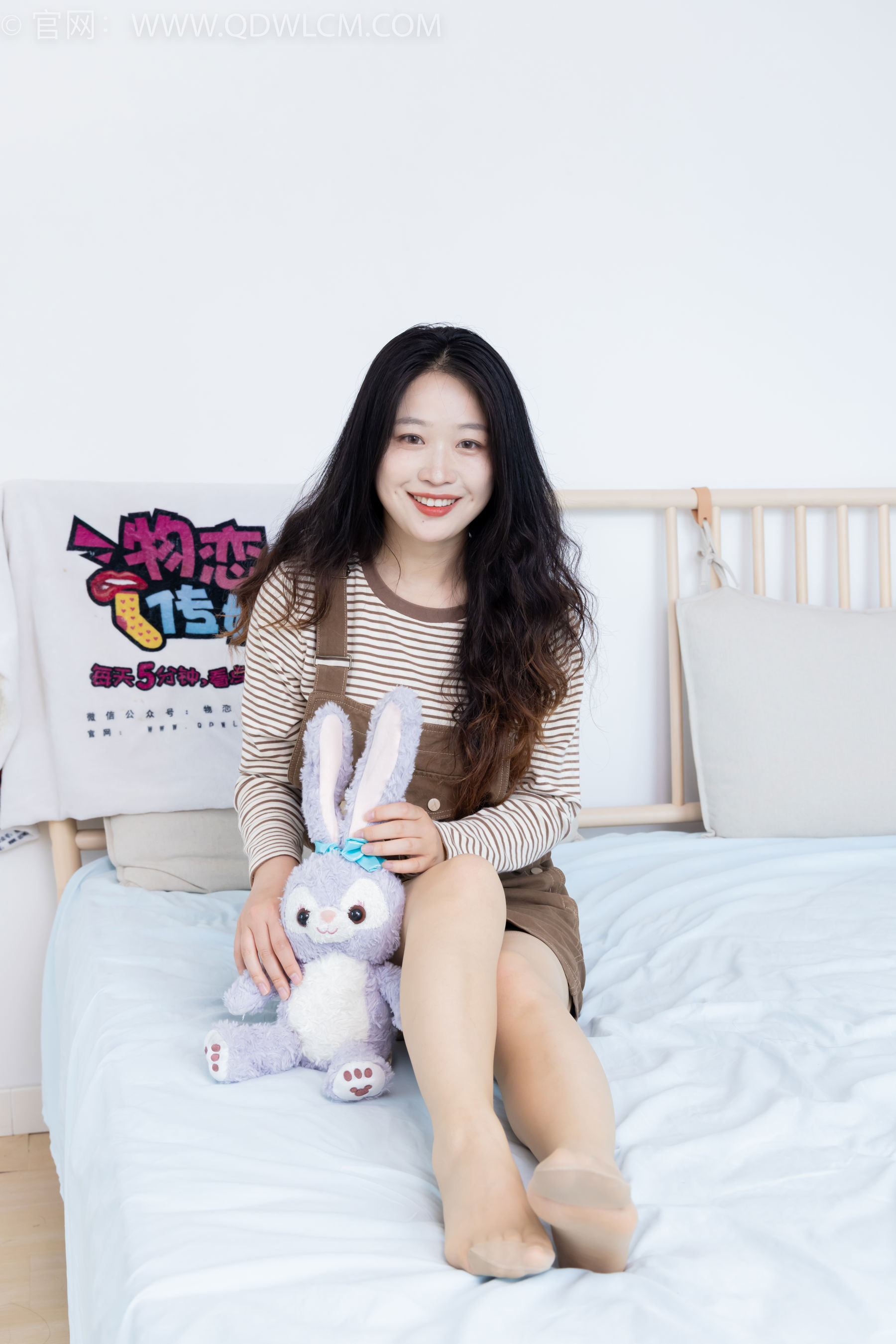 物恋传媒 No.2388 小紫 - 皮鞋、薄肉丝大腿袜/(160P)