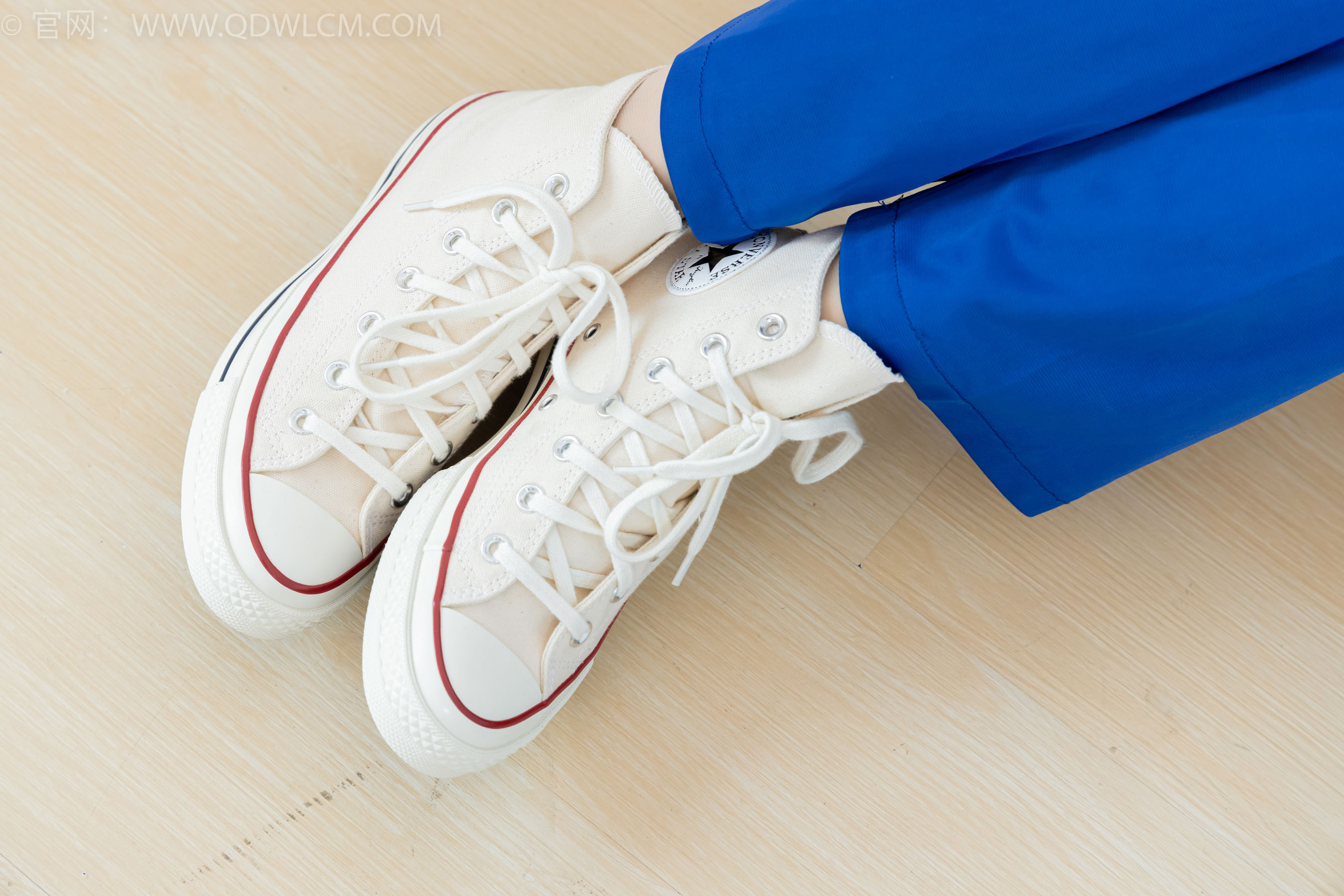 物恋传媒 No.2387 小夏 - 帆布鞋、白短棉袜、薄肉丝、校服/(150P)