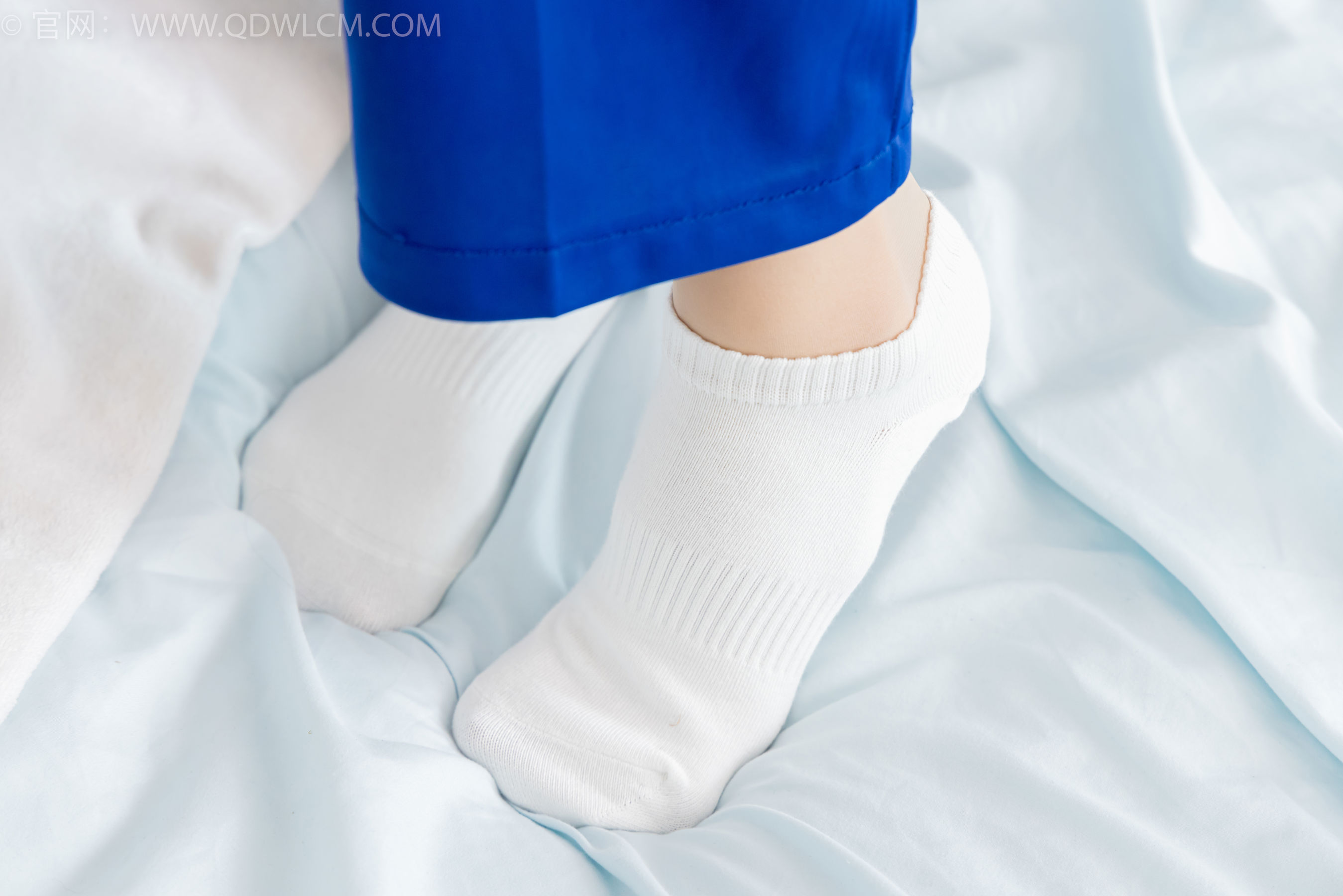 物恋传媒 No.2387 小夏 - 帆布鞋、白短棉袜、薄肉丝、校服/(150P)